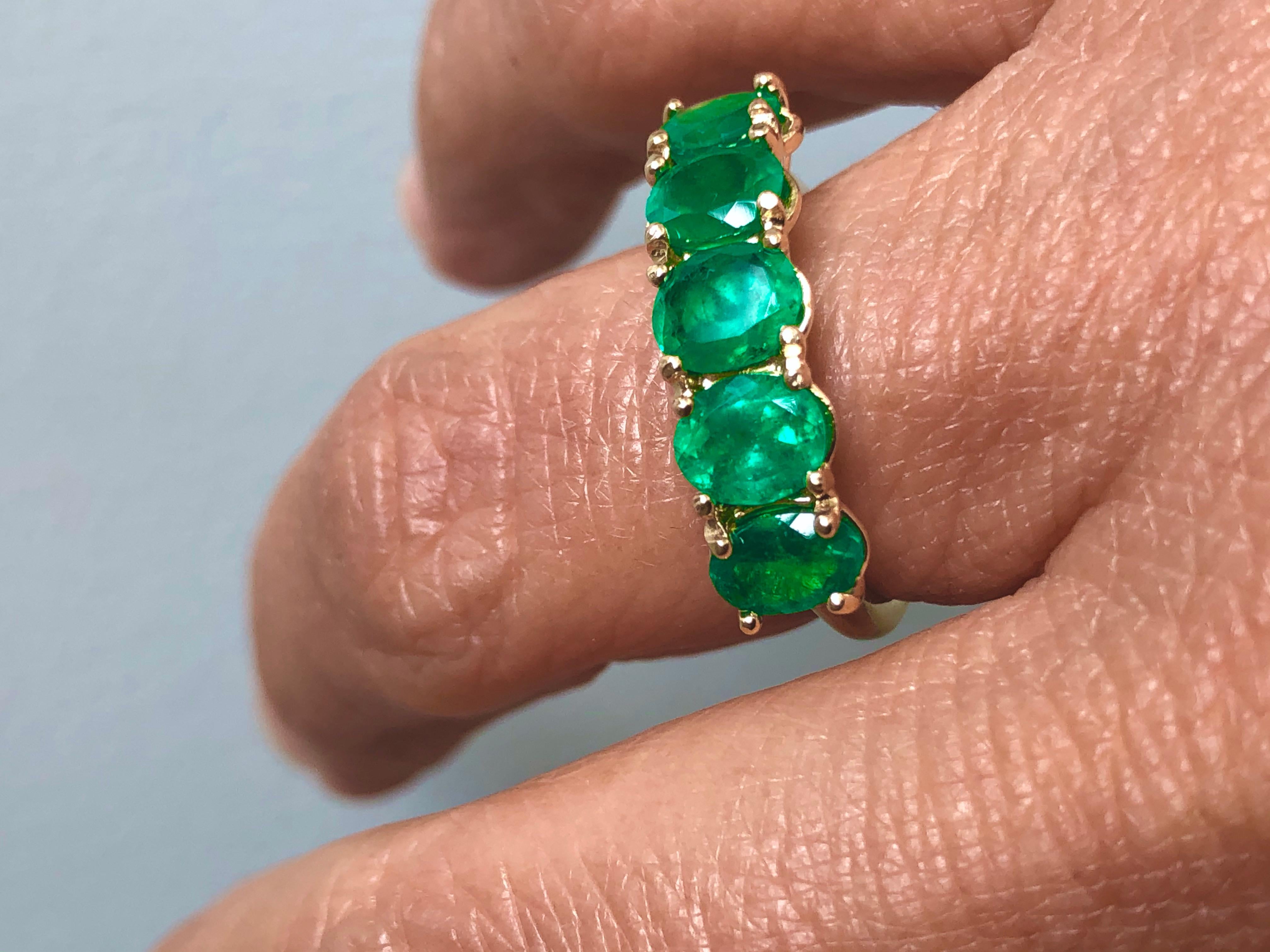 Five-Stone Colombian Natural Emerald 18 Karat Gold Ring 7