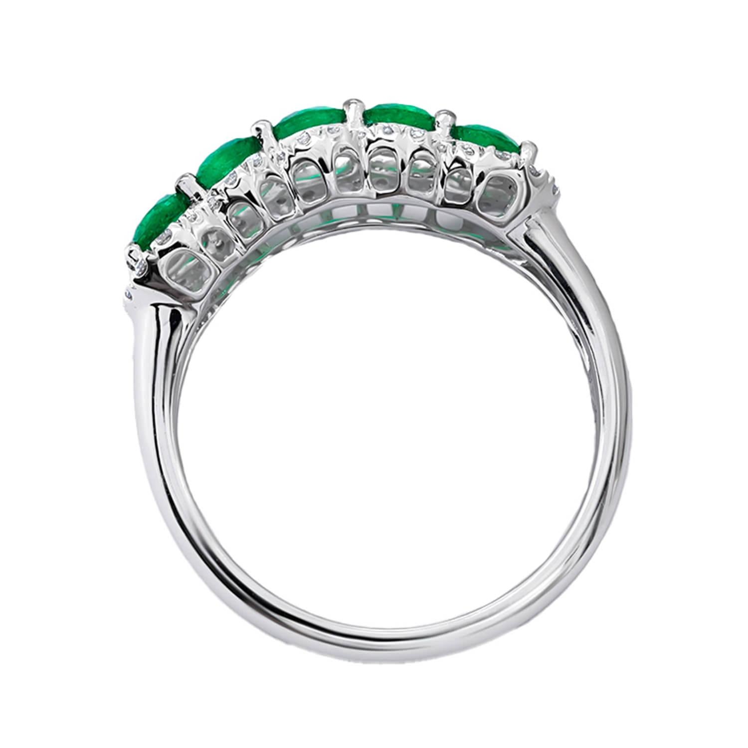 Round Cut Five Stone Emerald Ring Diamond Setting 18K White Gold For Sale
