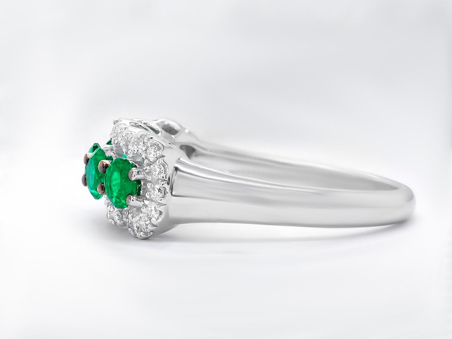 Five Stone Emerald Ring Diamond Setting 18K White Gold In Excellent Condition For Sale In Aliso Viejo, CA