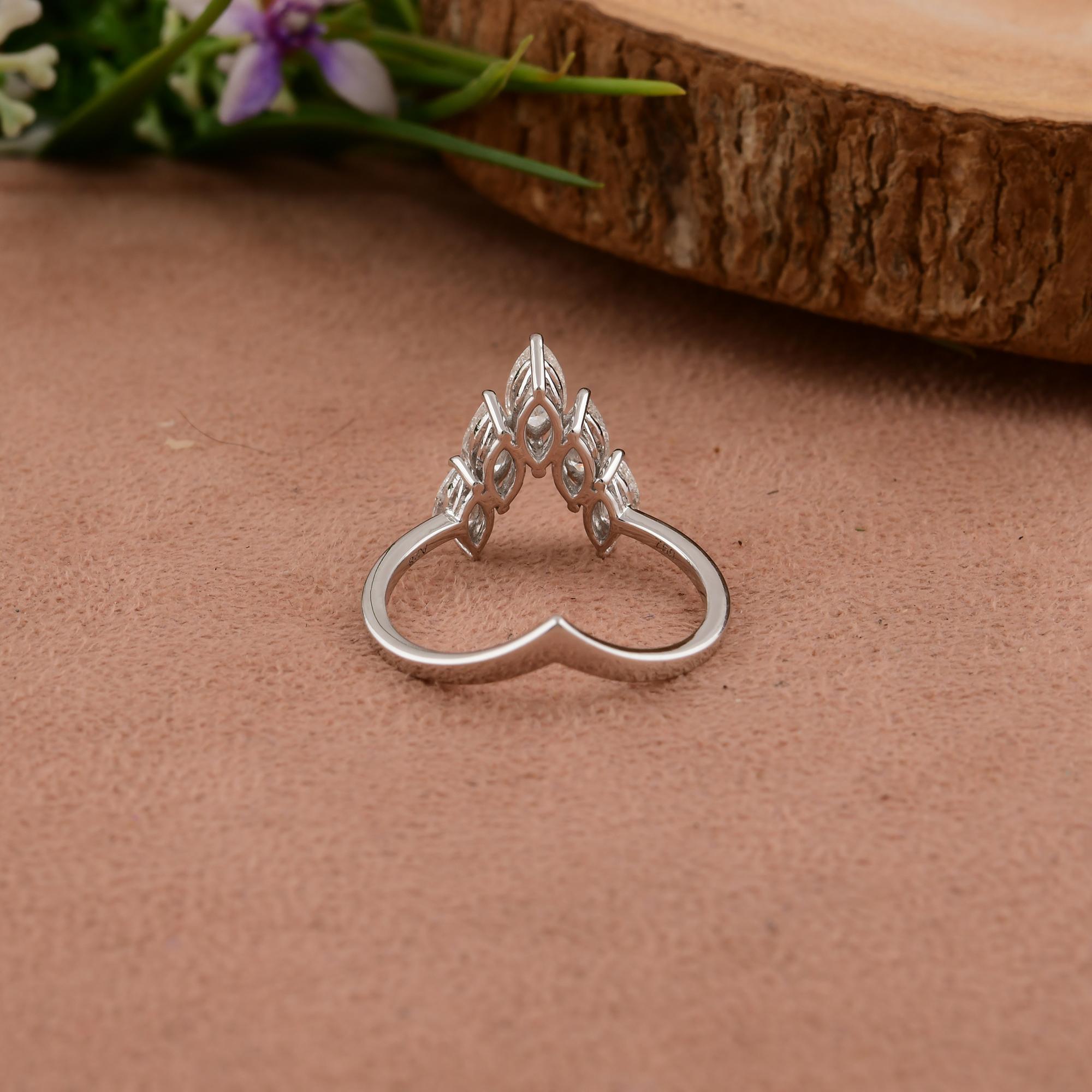 in vendita:  Anello Chevron con cinque pietre di diamanti naturali taglio pera SI/HI in oro bianco 18 carati 3