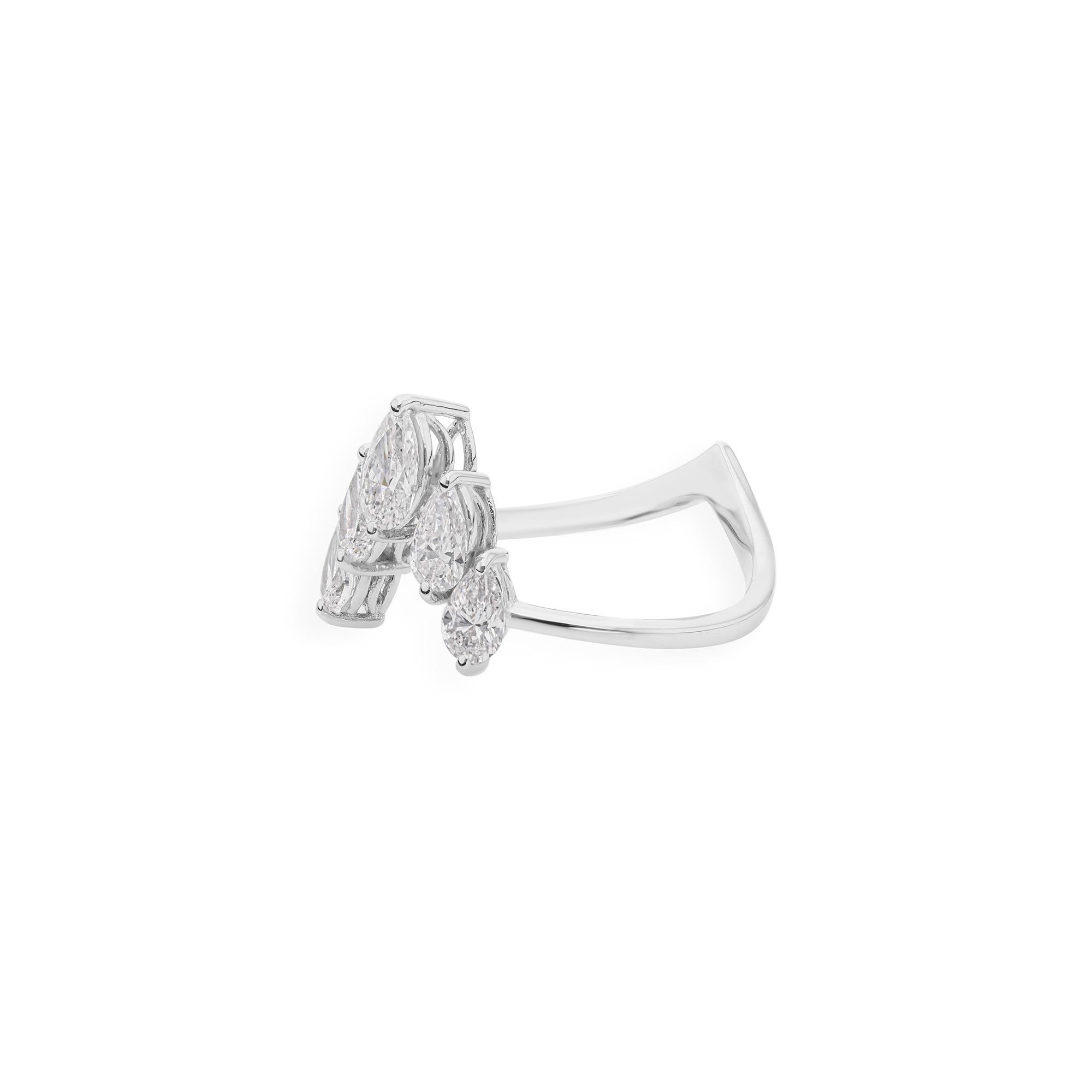 in vendita:  Anello Chevron con cinque pietre di diamanti naturali taglio pera SI/HI in oro bianco 18 carati 4
