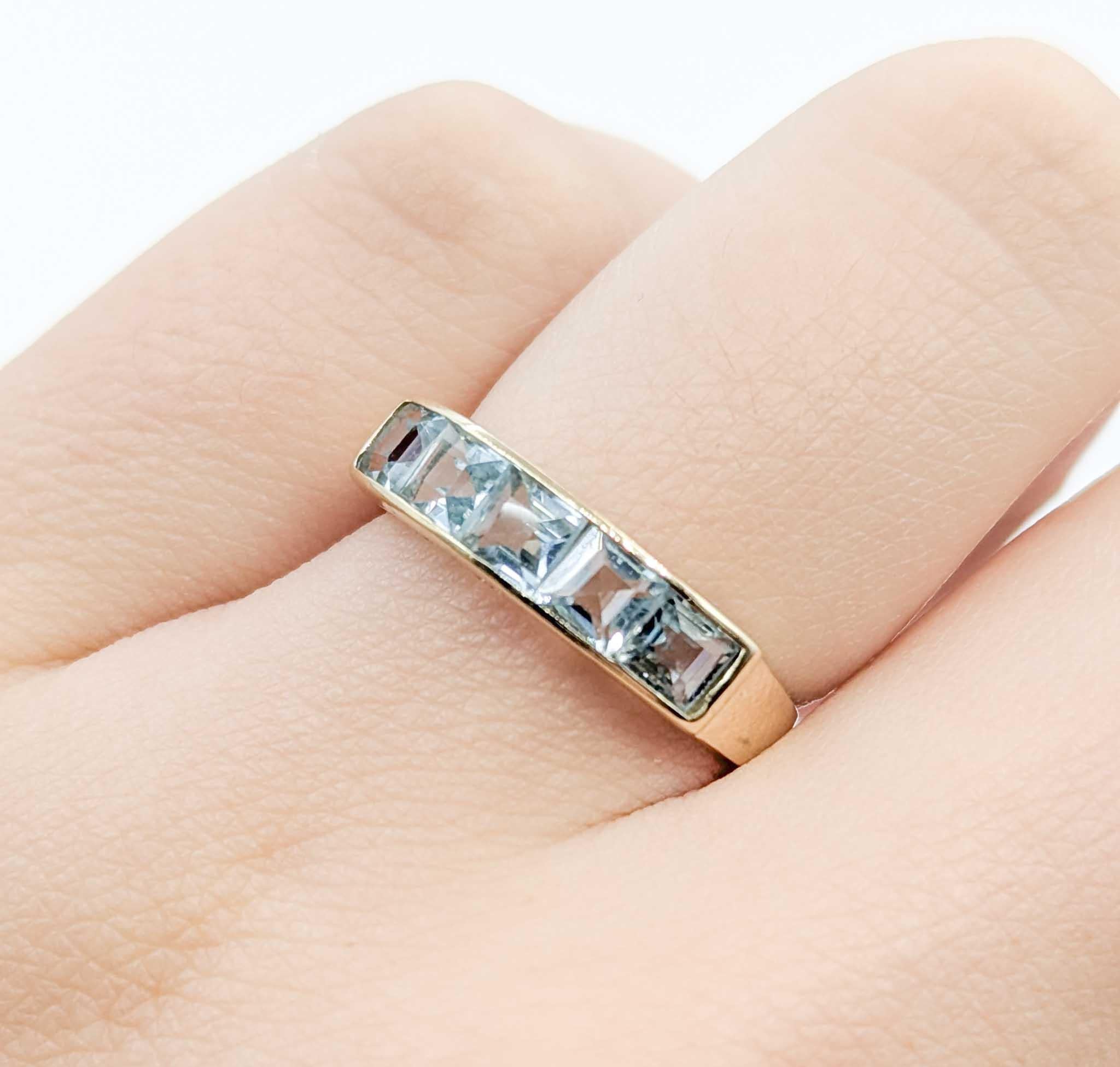 Five-Stone Sky Blue Topaz Ring in 14k Yellow Gold In Excellent Condition For Sale In Bloomington, MN
