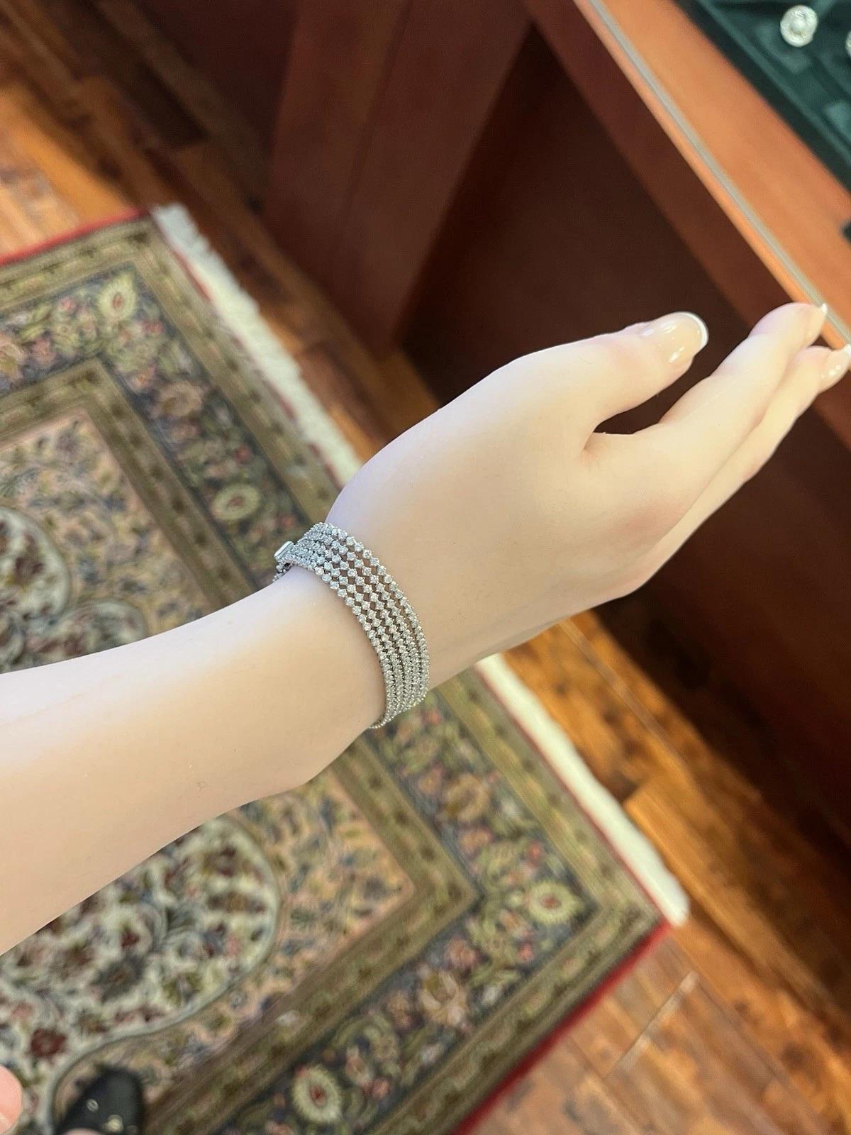 Bracciale tennis a cinque fili con diamanti rotondi 5,00 cttw in platino in vendita 6