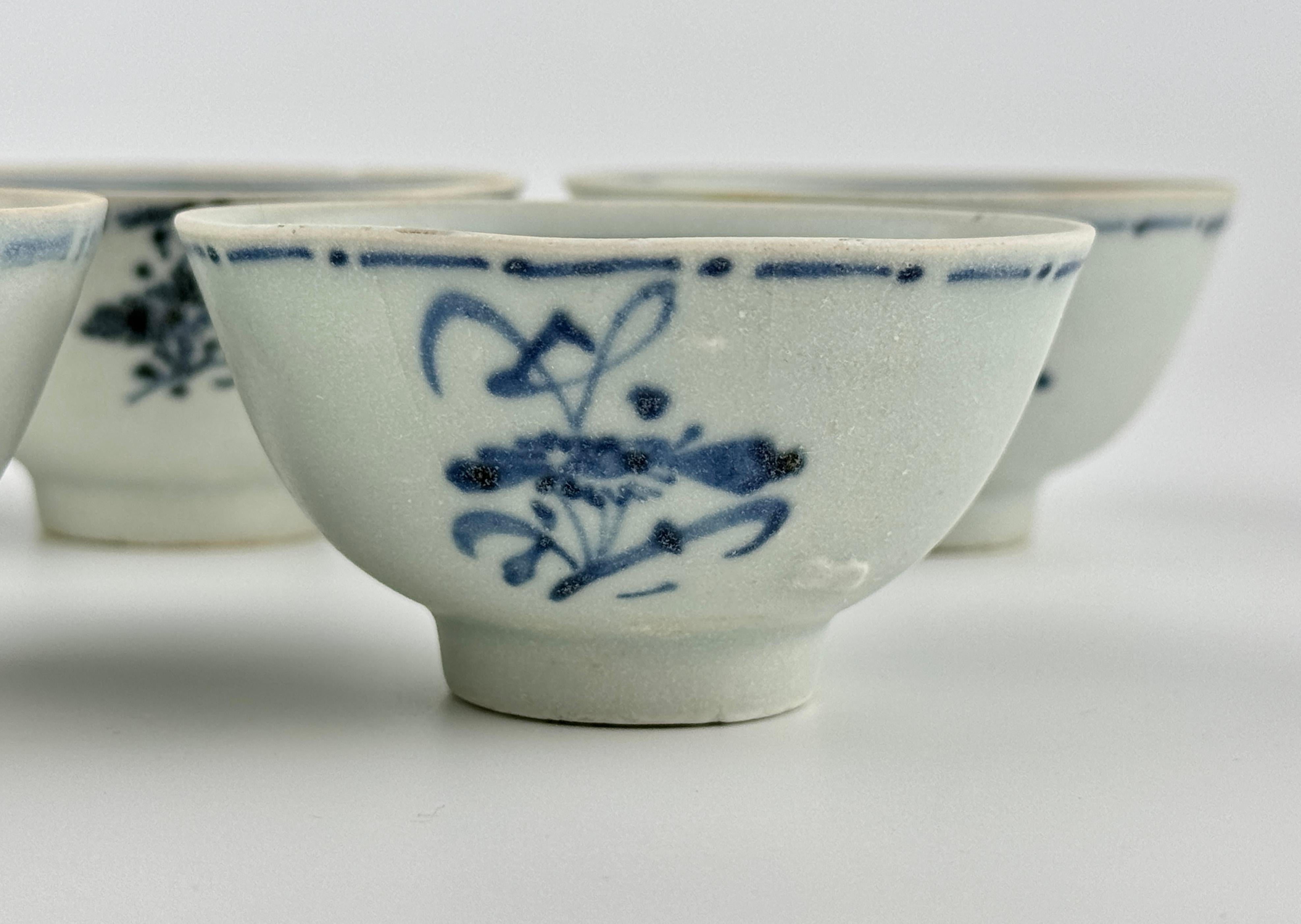 Early 19th Century Five Tek Sing Cargo 'Aster Sprays' Tea Bowls, Qing Dynasty For Sale