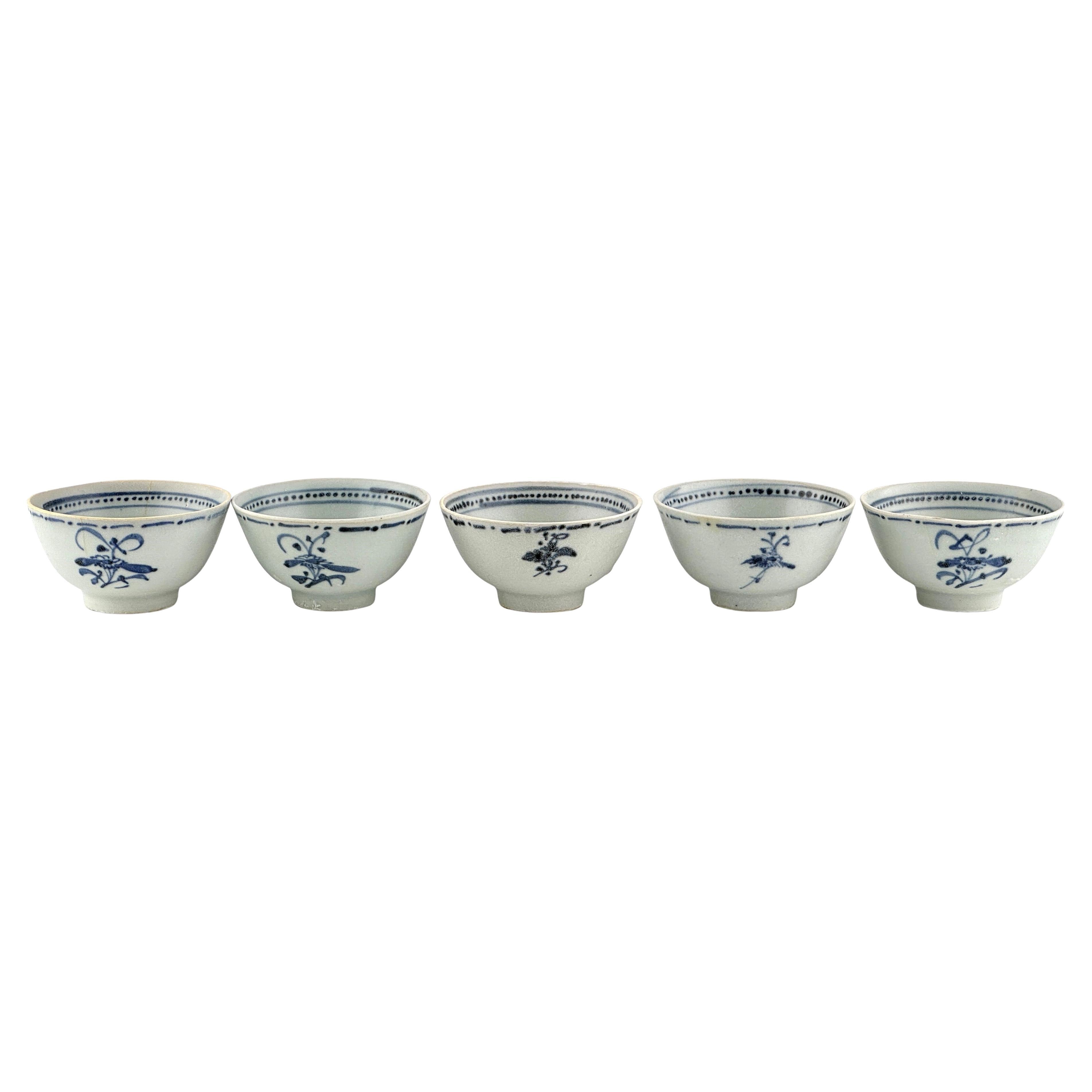 Five Tek Sing Cargo 'Aster Sprays' Tea Bowls, Qing Dynasty For Sale