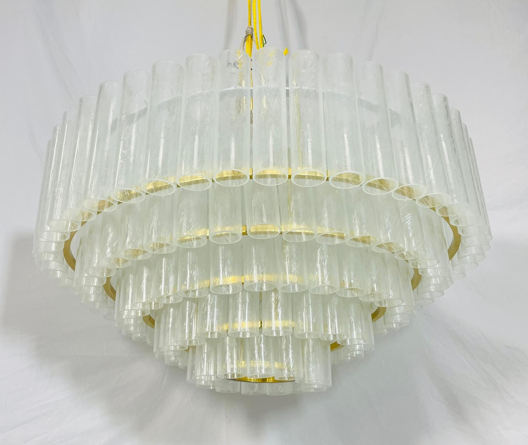 Fünfstöckiger Kronleuchter aus Muranoglas und Messing von Fabio LTD, Italien, 1980er Jahre (Italienisch) im Angebot