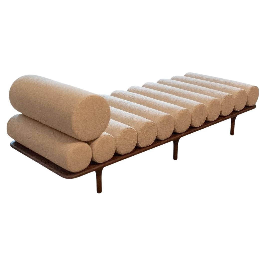 Five to Nine: The Atelier of Contemporary Living
The Five to Nine daybed is the centerpiece of a sophisticated, imaginary artist’s atelier: a piece of furniture with a strong identity, designed to meet the increasingly versatile needs of modern