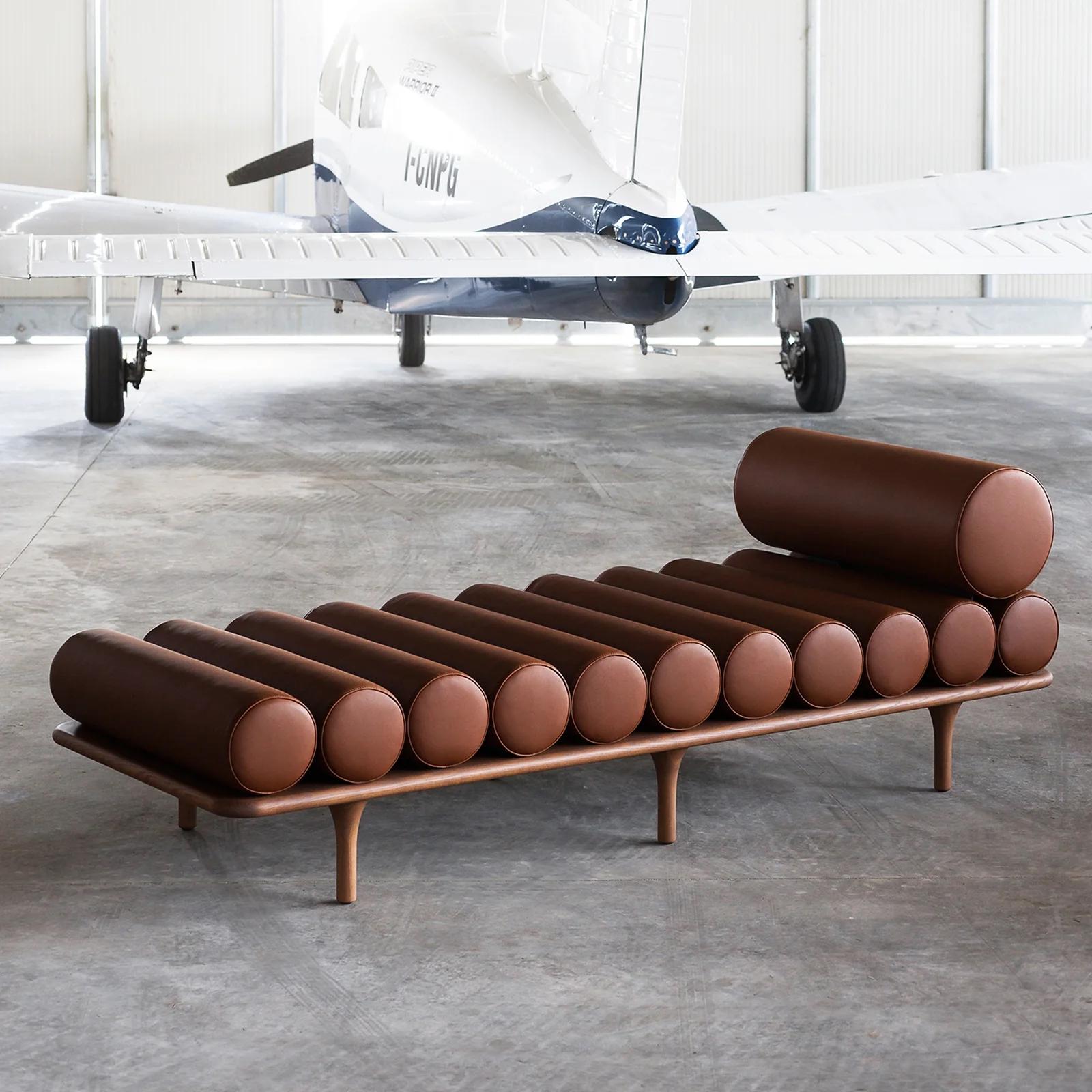 Pelle Five to Nine – Daybed with headrest in leather by Studiopepe for Tacchini in vendita