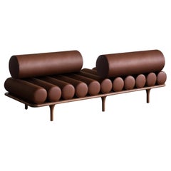Five to Nine - Daybed con respaldo vis a vis en piel de Studiopepe para Tacchini
