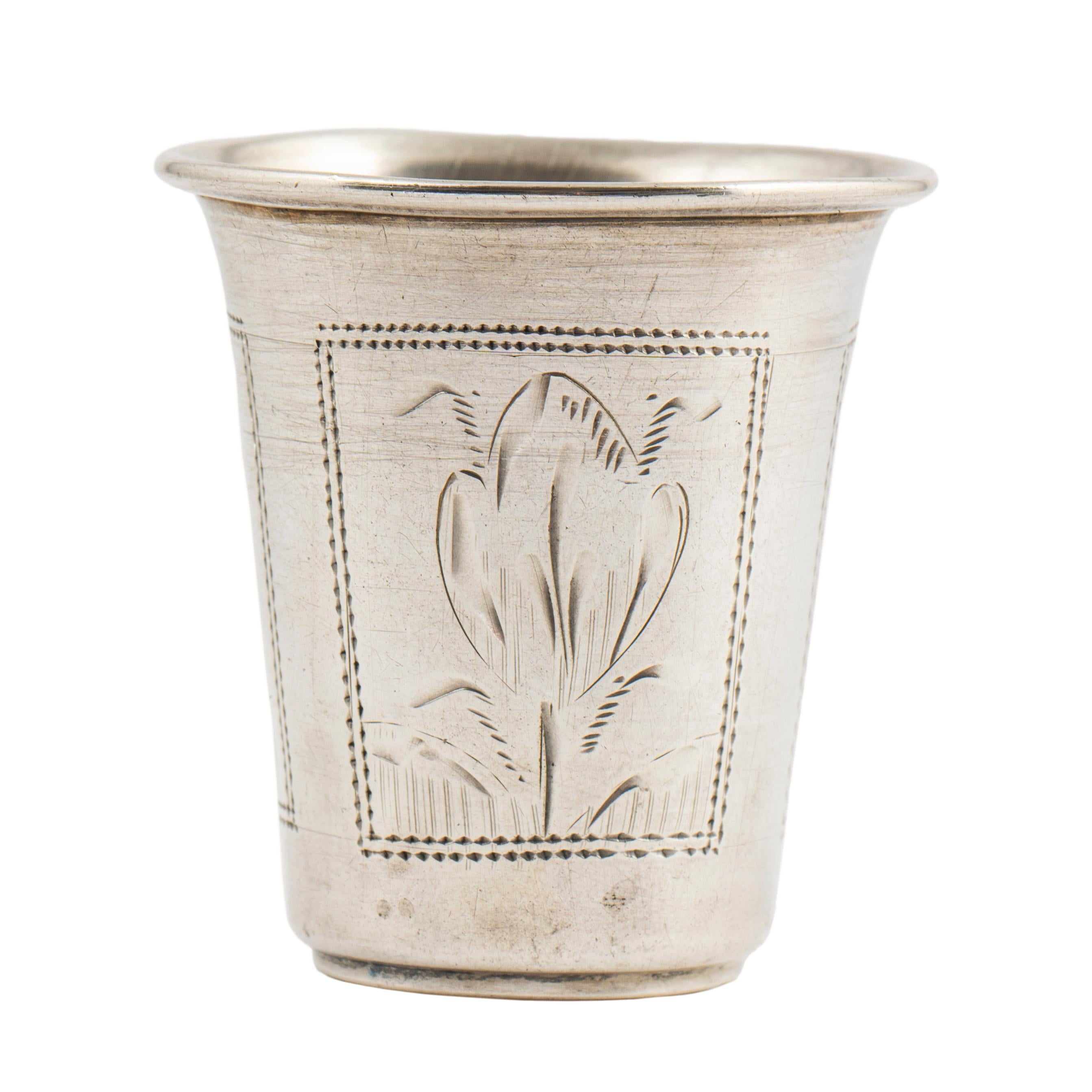 Five Ukrainian Imperial-era Silver Vodka Cups, late 19th to early 20th century 5