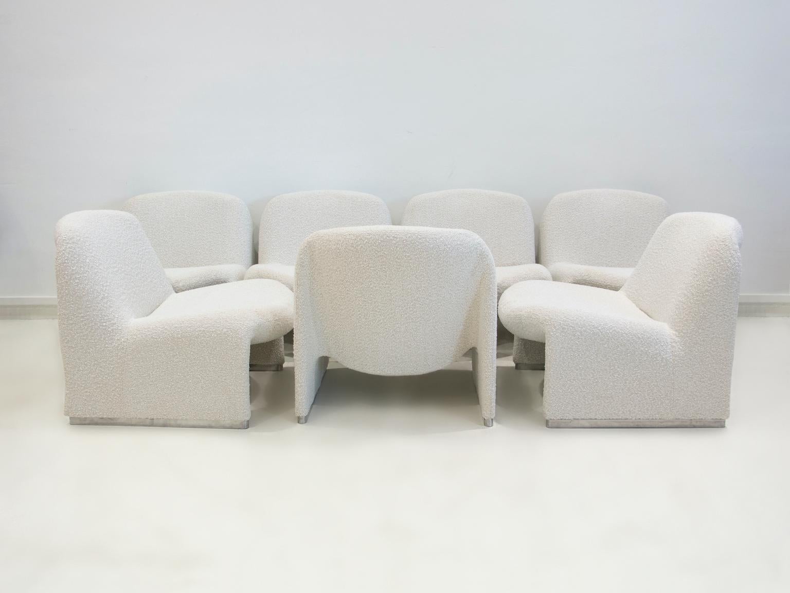 Five White Bouclé Fabric Upholstered Giancarlo Piretti Alky Easy Chairs In Good Condition In Madrid, ES