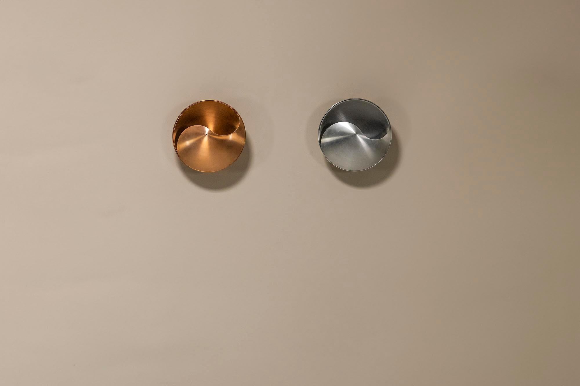 Cinco lámparas de pared 