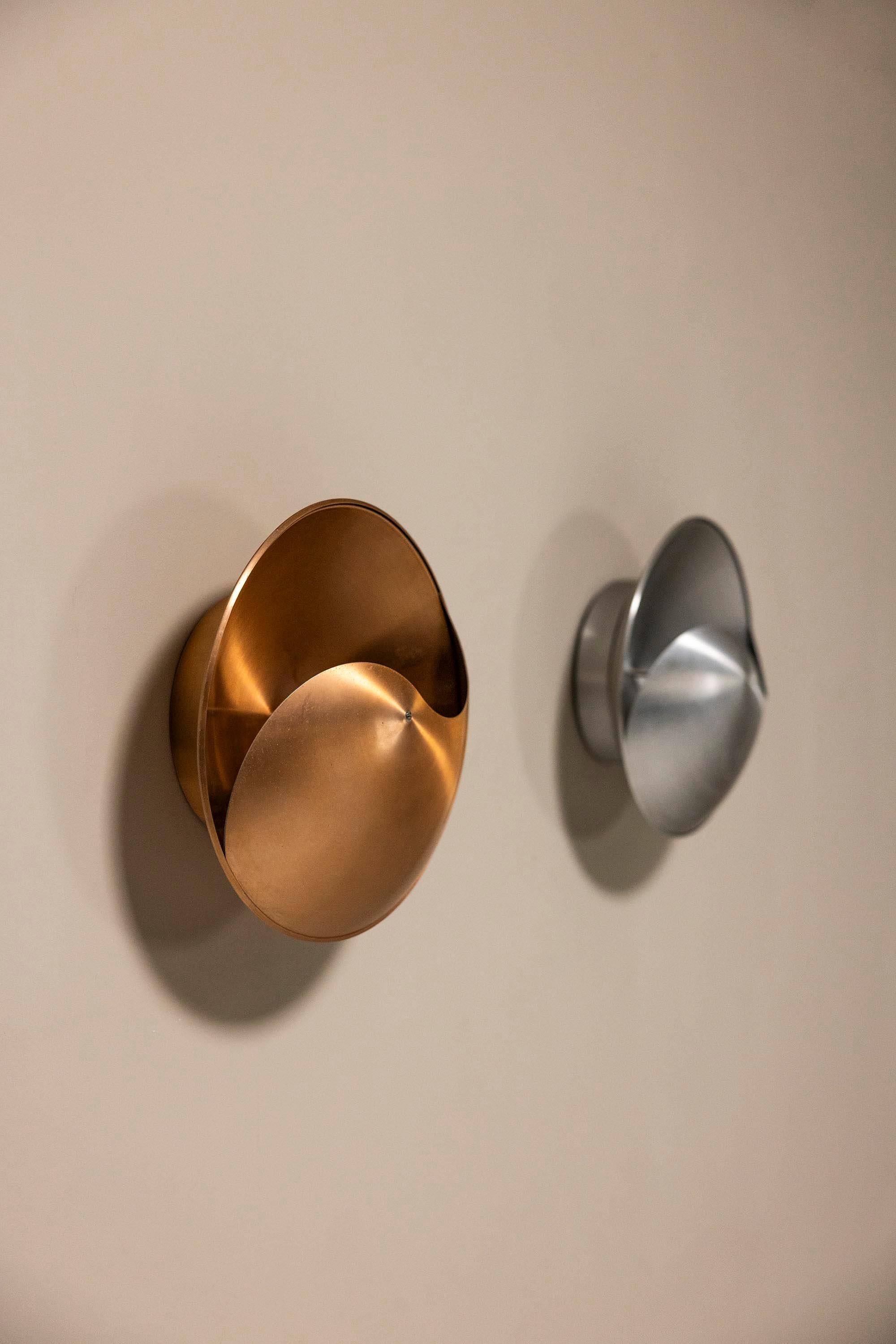 Cinco lámparas de pared 