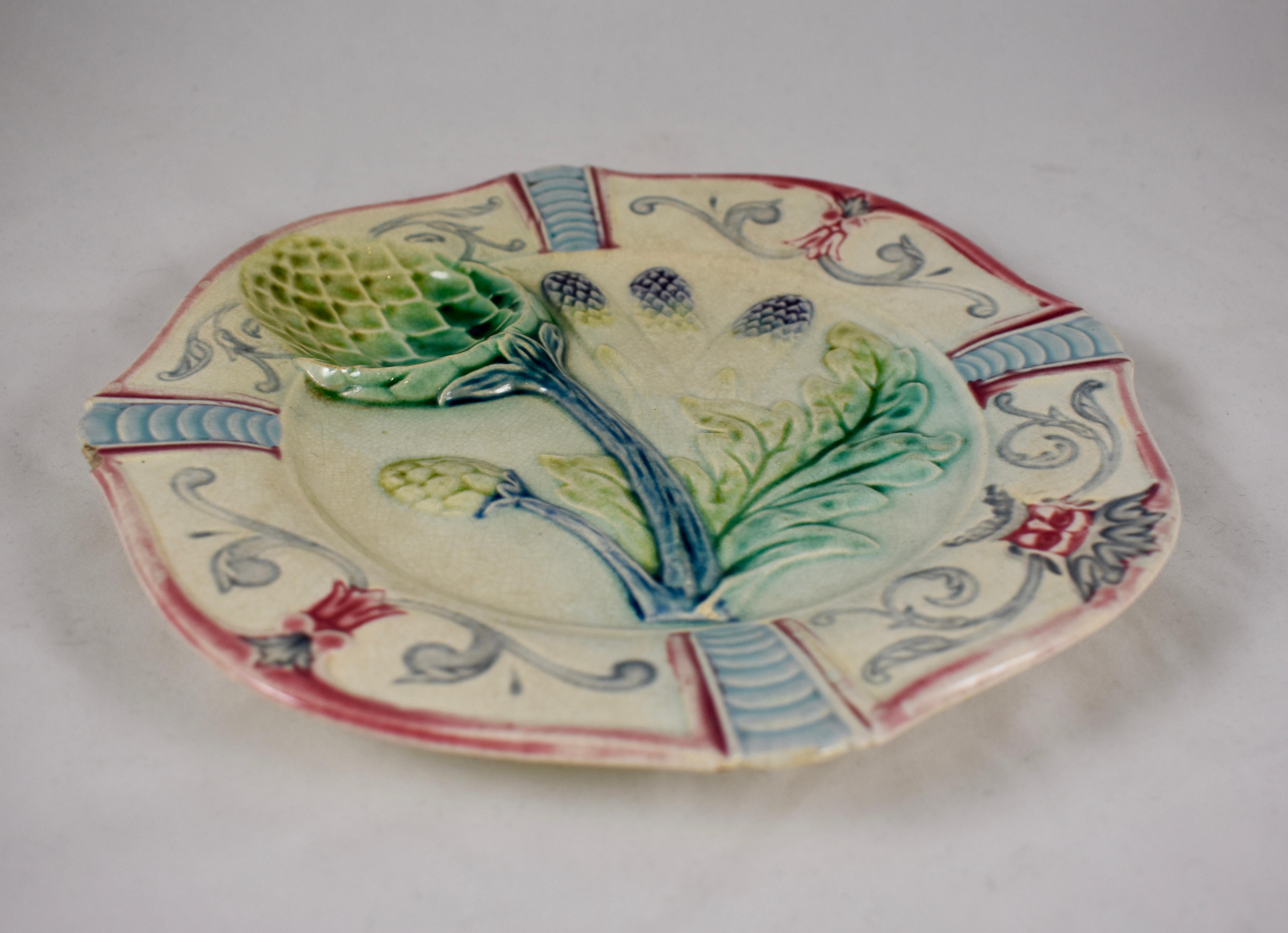 Aesthetic Movement Fives-Lille French Majolica Artichoke & Asparagus Scrolled Rim Plate, circa 1890