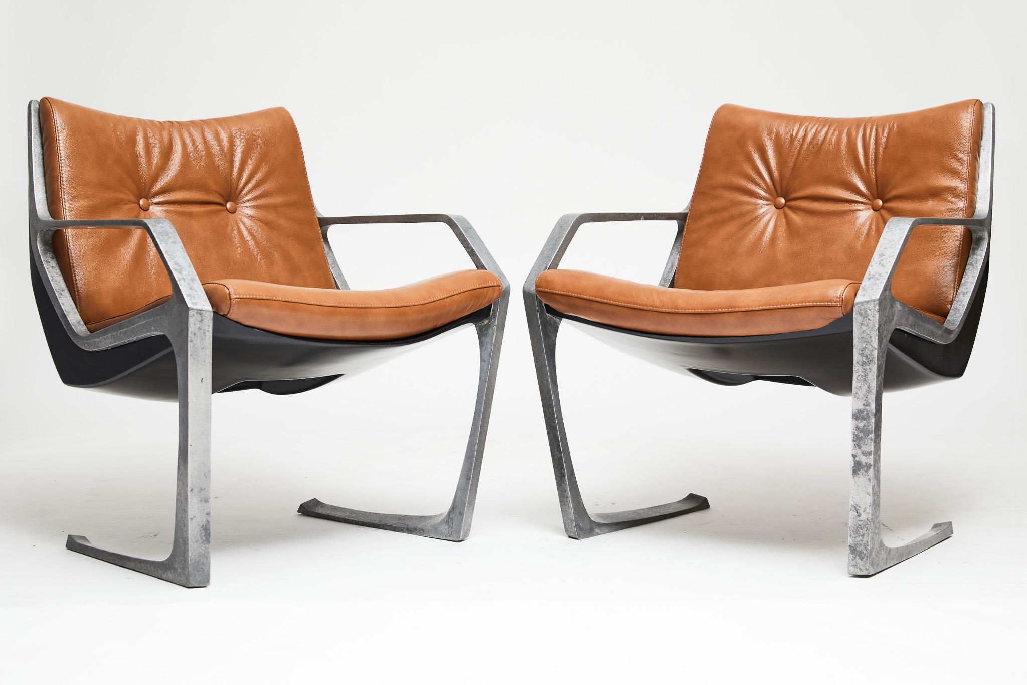 Mid-Century Modern Armchairs in Aluminum & Brown Leather. Jorge Zalszupin Brazil In Good Condition In New York, NY