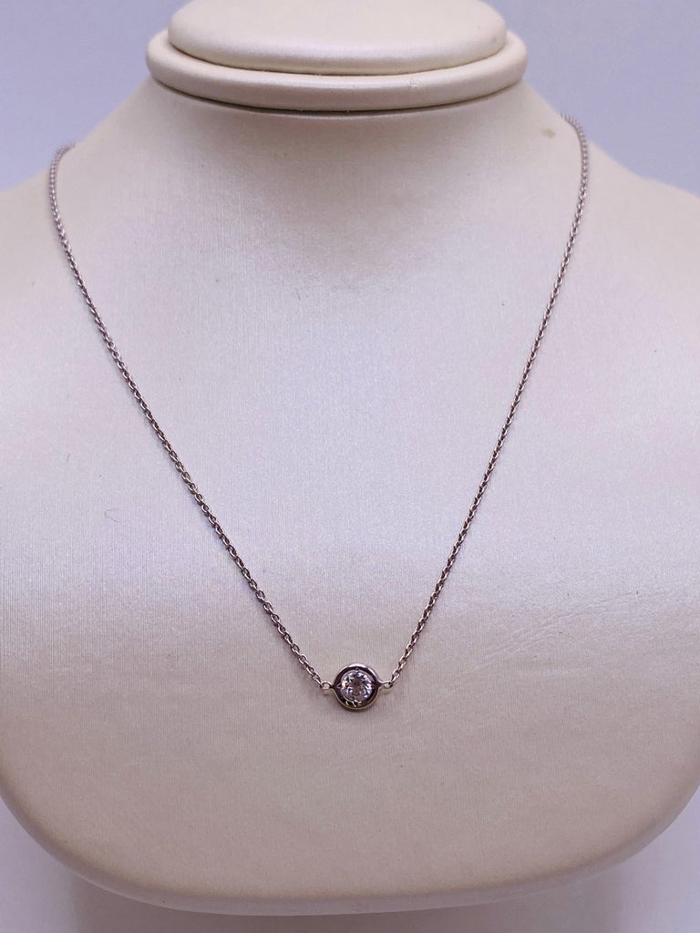 Fixed Diamond Pendant Necklace For Sale at 1stDibs