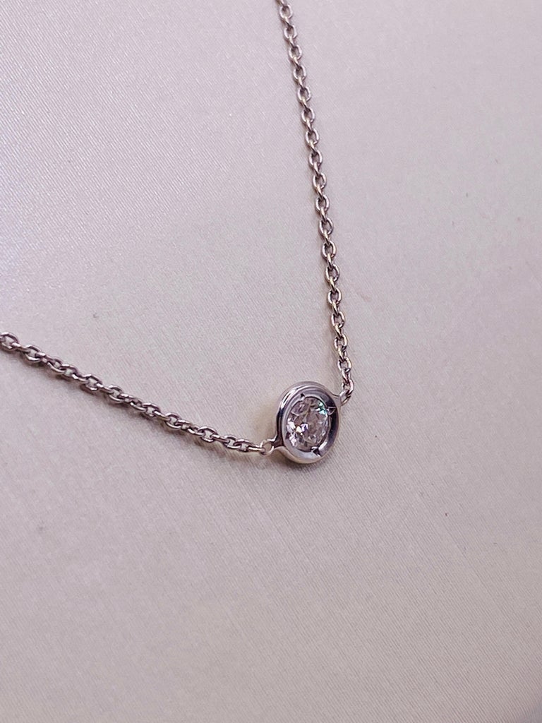 Fixed Diamond Pendant Necklace For Sale at 1stDibs