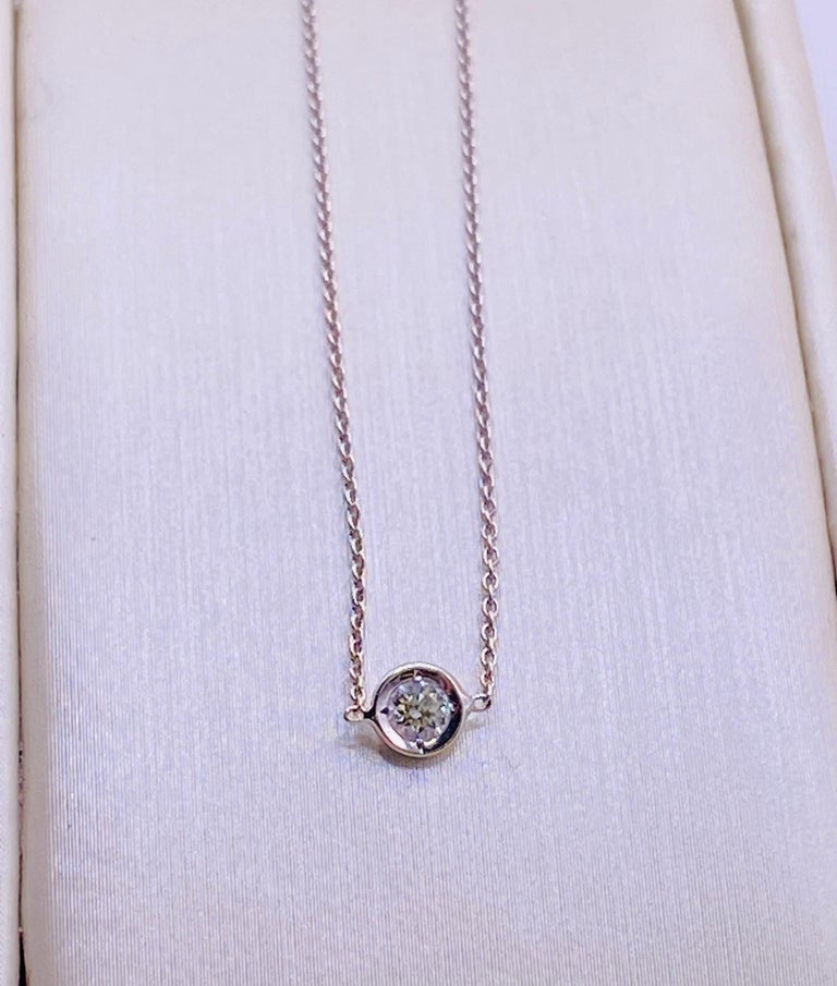 Fixed Diamond Pendant Necklace For Sale at 1stDibs