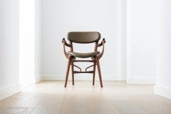 Fjoon Captain's Chair/Occasional Chair Leather/Walnut by Fernweh Woodworking