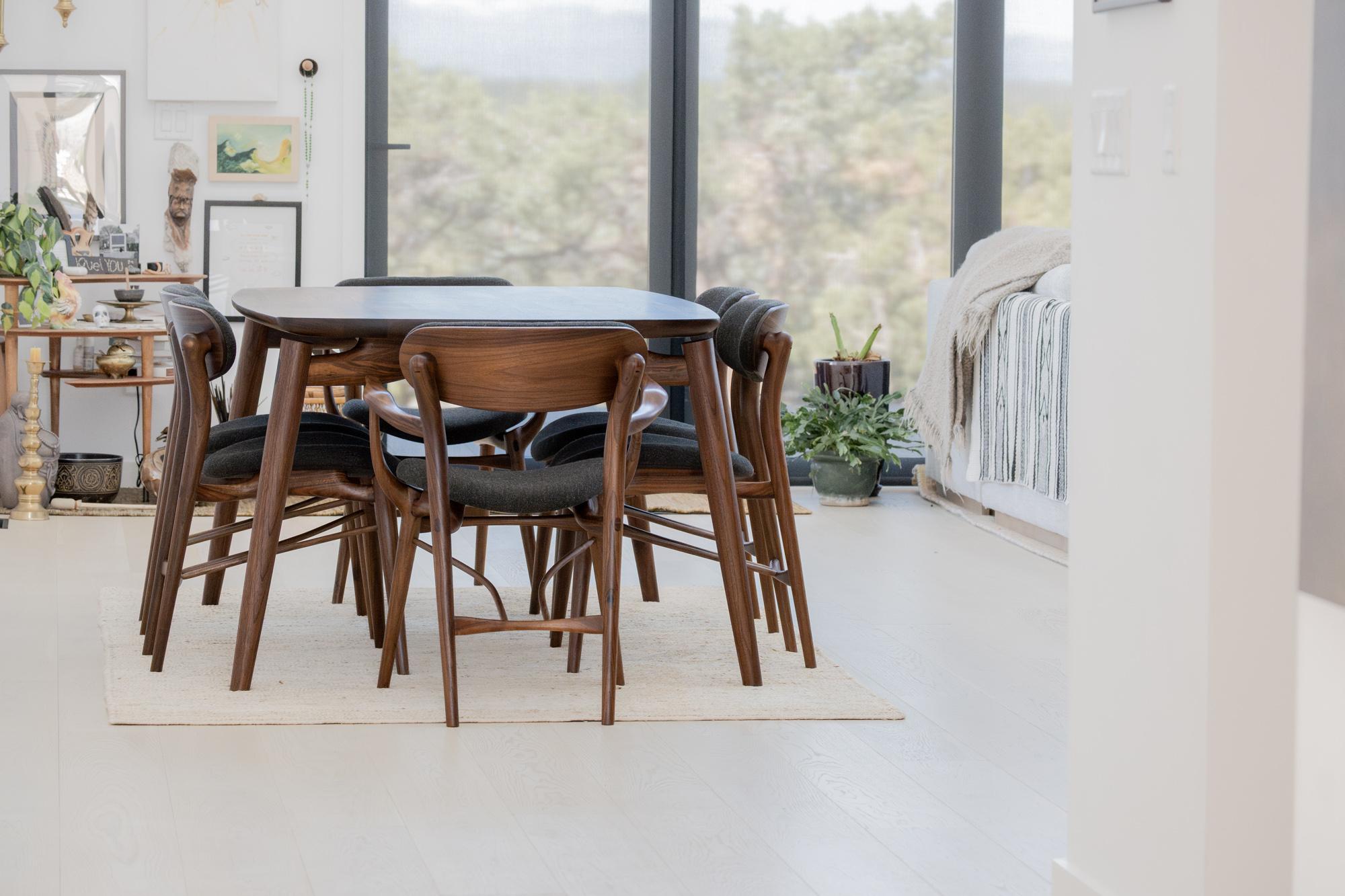 XXI secolo e contemporaneo Tavolo da pranzo Fjoon di Fernweh Woodworking in noce in vendita