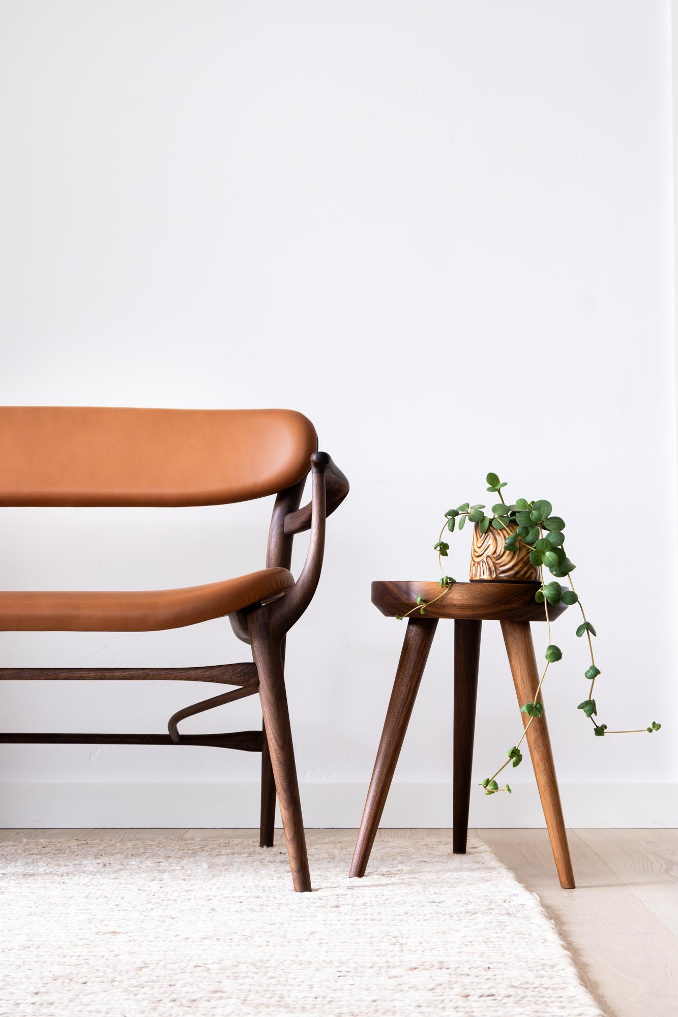 Fjoon Eingangsbereich Bewaffnete Bank/Sofa, Hartholz Walnuss Leder, Fernweh Woodworking im Angebot 6