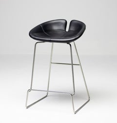Fjord Barhocker aus schwarzem Leder von Patricia Urquiola