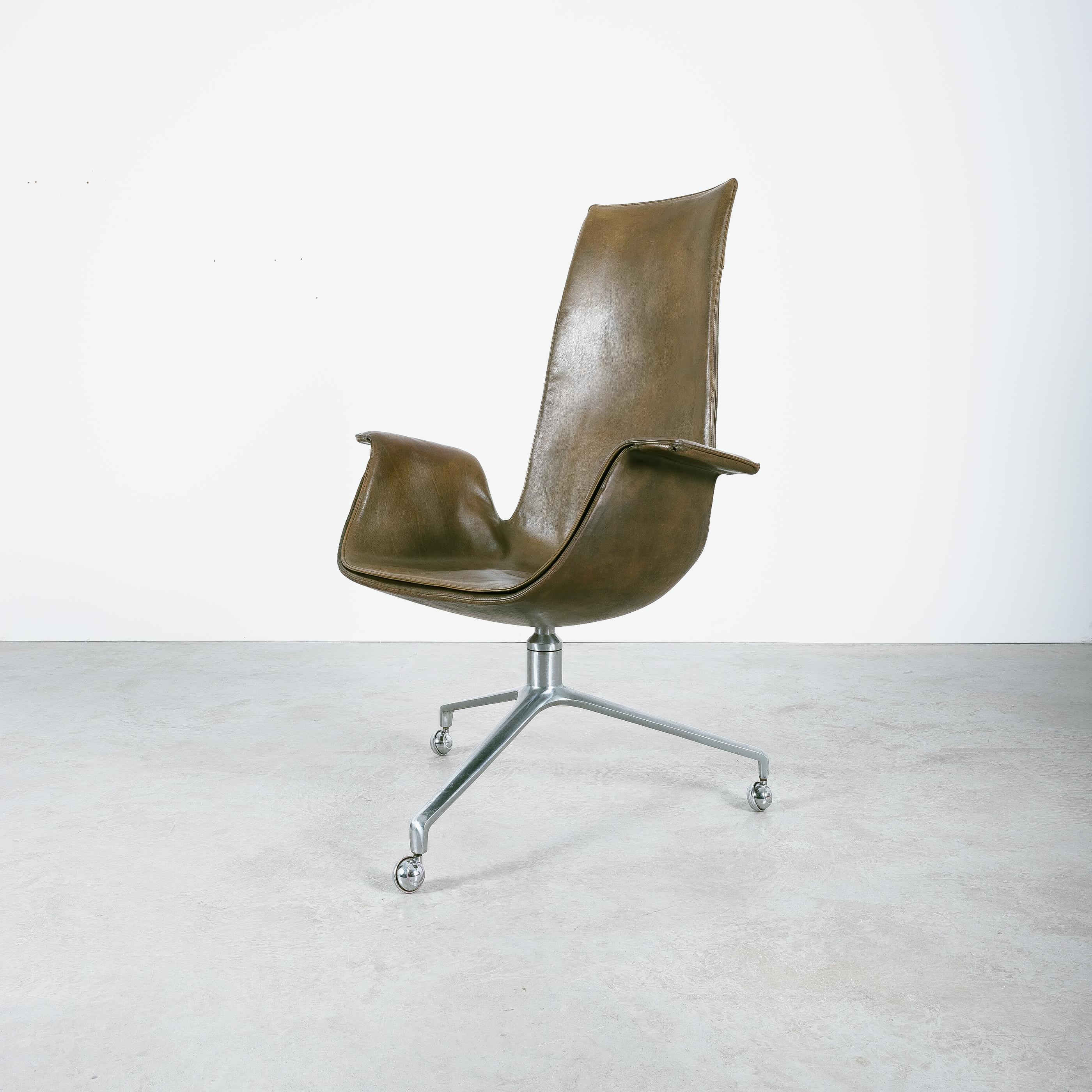 FK 6725 Fabricius and Kastholm Moss Green High Back Bird Desk Chair, 1964 6