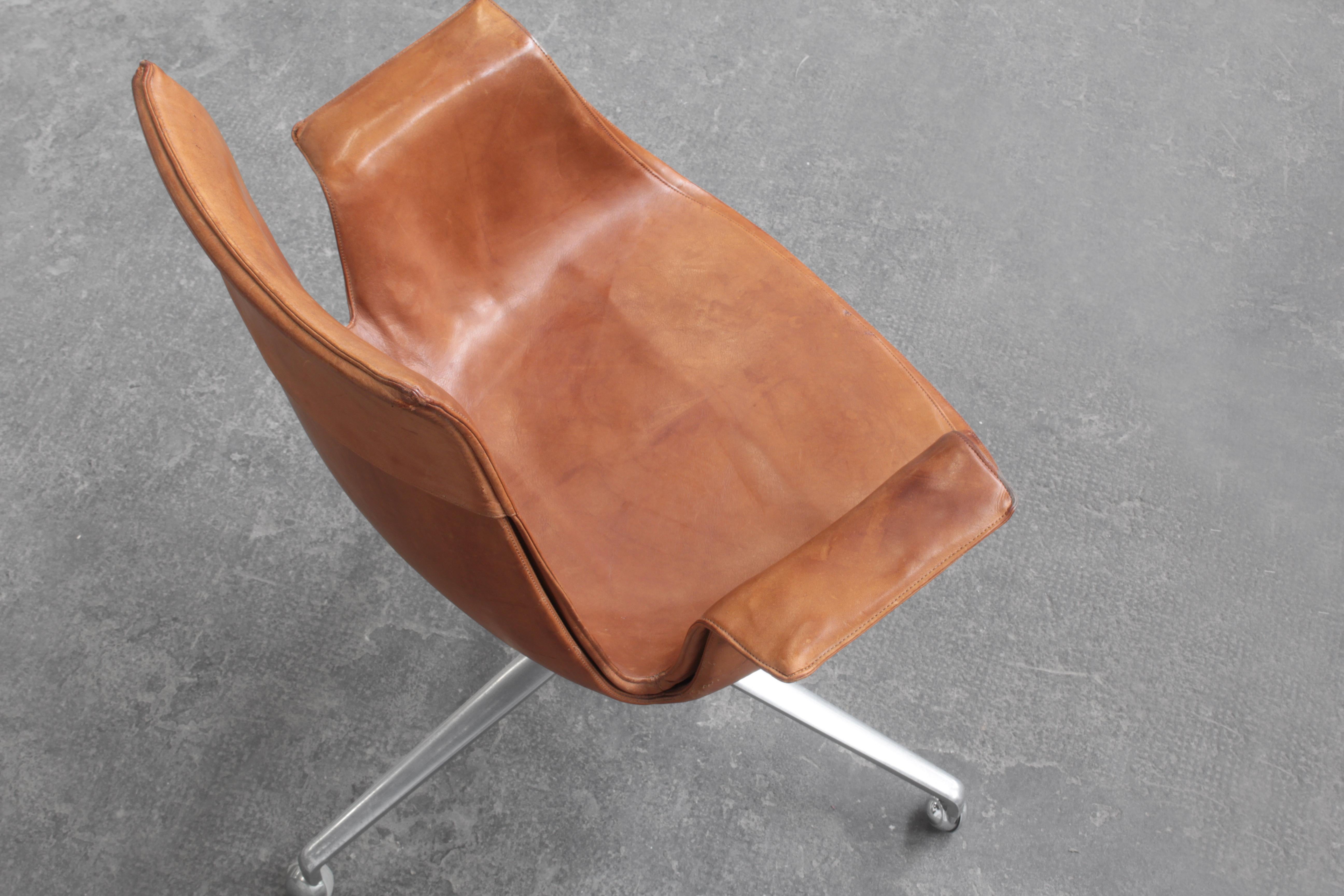 FK 6725 Tulip Chair by Fabricius & Kastholm Kill International 6