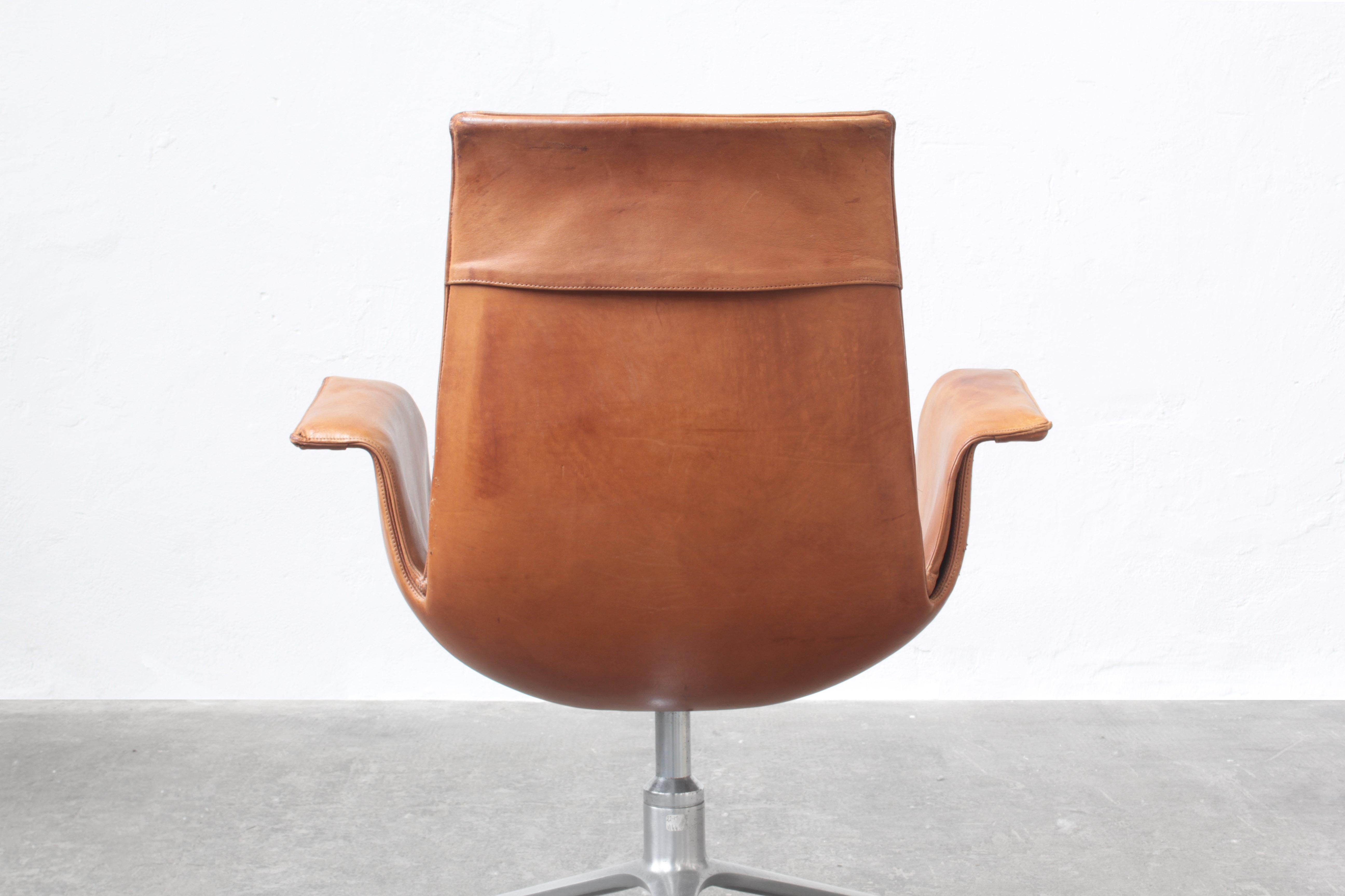 FK 6725 Tulip Chair by Fabricius & Kastholm Kill International 1
