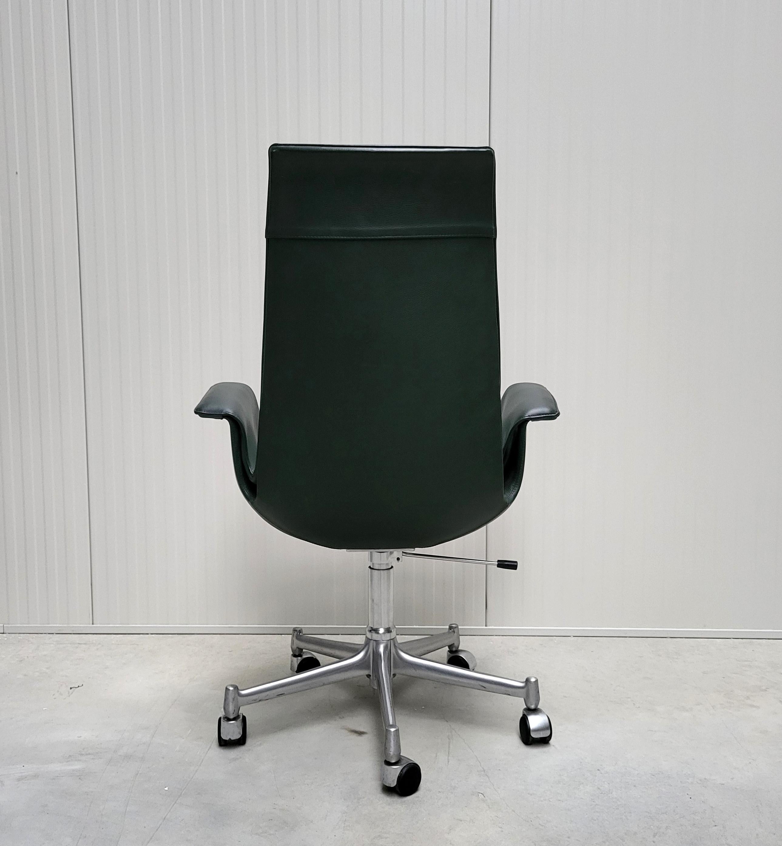 Aluminum FK6725 Bird Tulip Chair Green by Fabricius & Kastholm Knoll 1990s For Sale