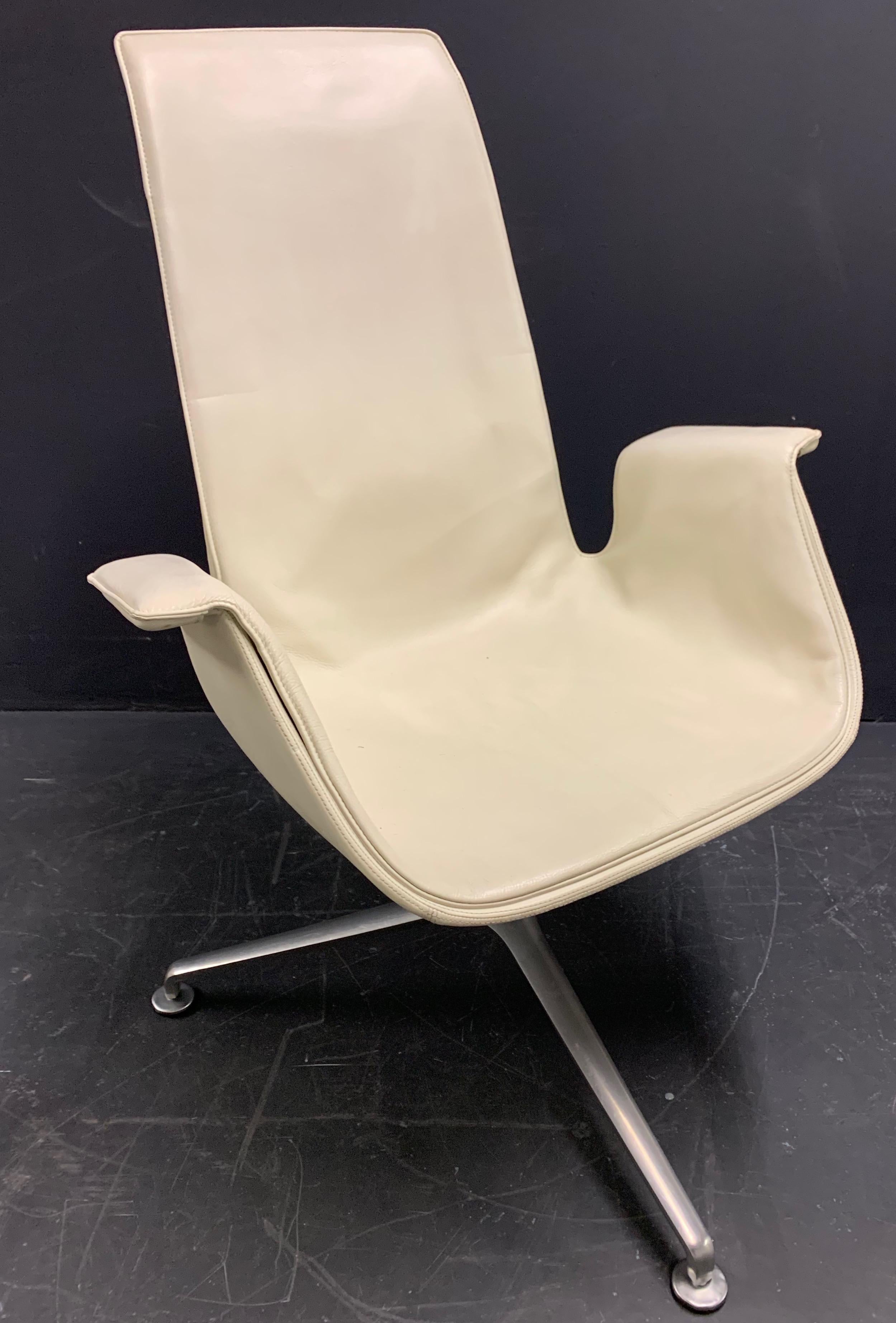 FK6725 Tulip Chair by Fabricius and Kastholm '2 Available' For Sale 5