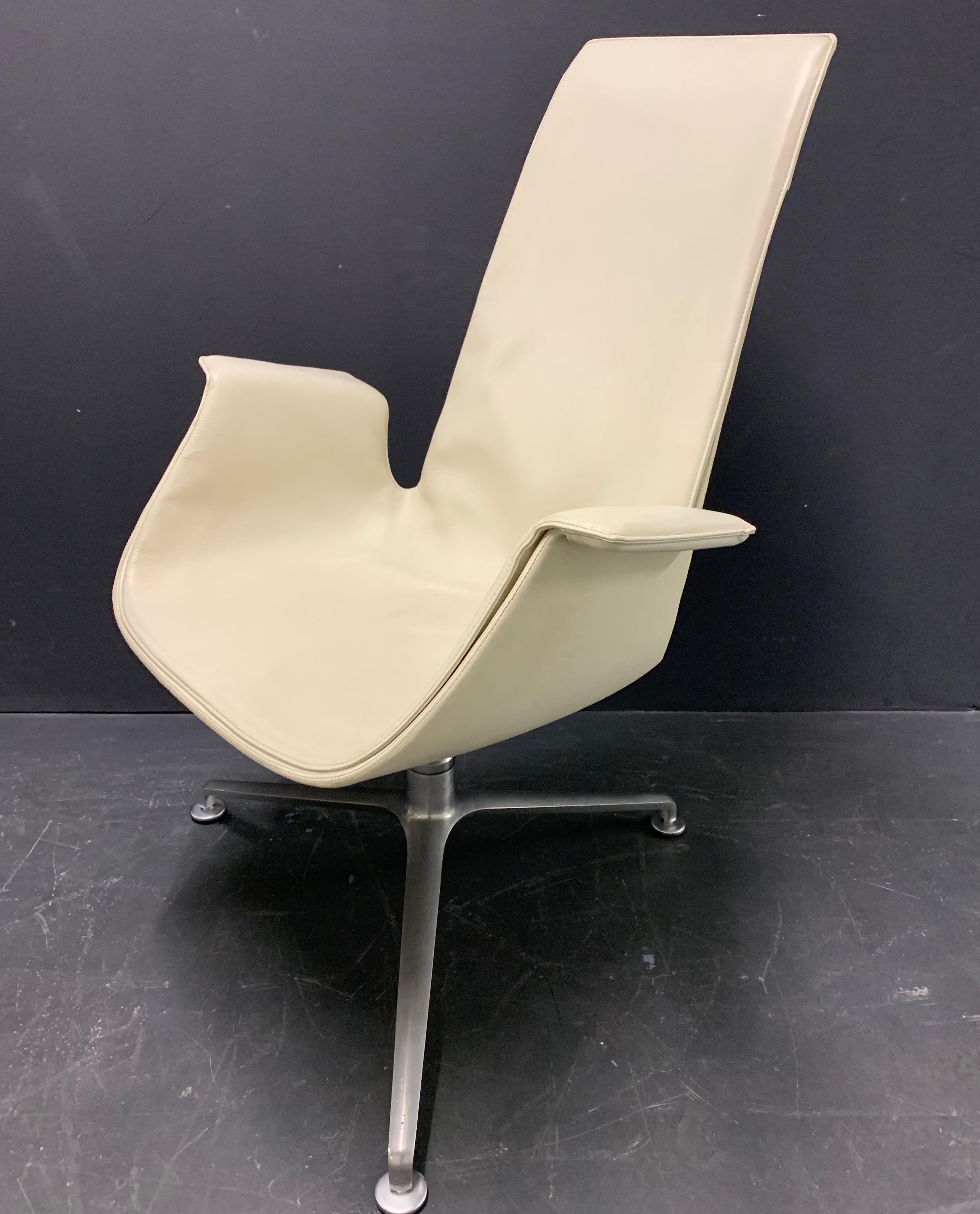 FK6725 Tulip Chair by Fabricius and Kastholm '2 Available' For Sale 6
