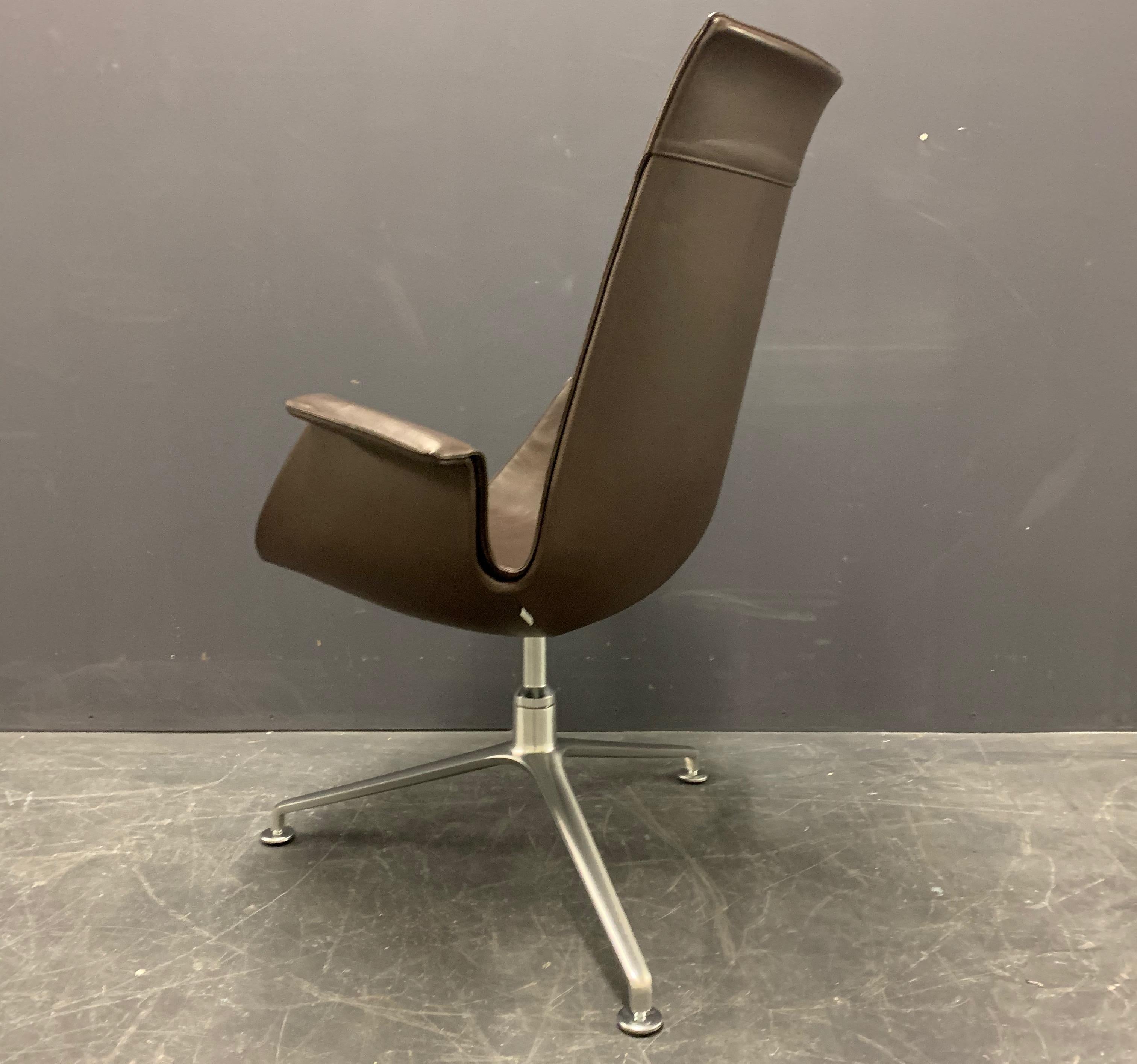 FK6725 Tulip Chair by Fabricius and Kastholm For Sale 3