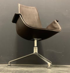 FK6725 Sedia Tulip di Fabricius and Kastholm