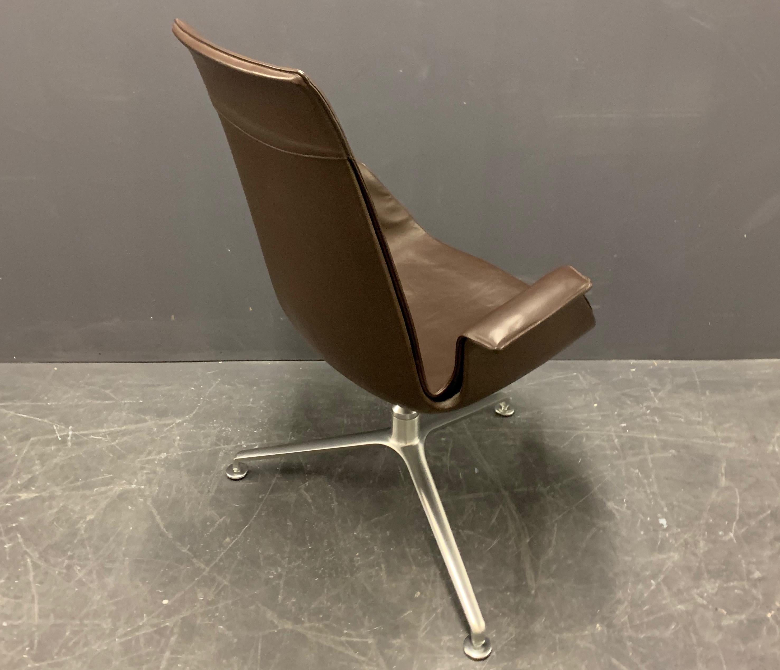 Leather FK6725 Tulip Chair by Fabricius and Kastholm For Sale