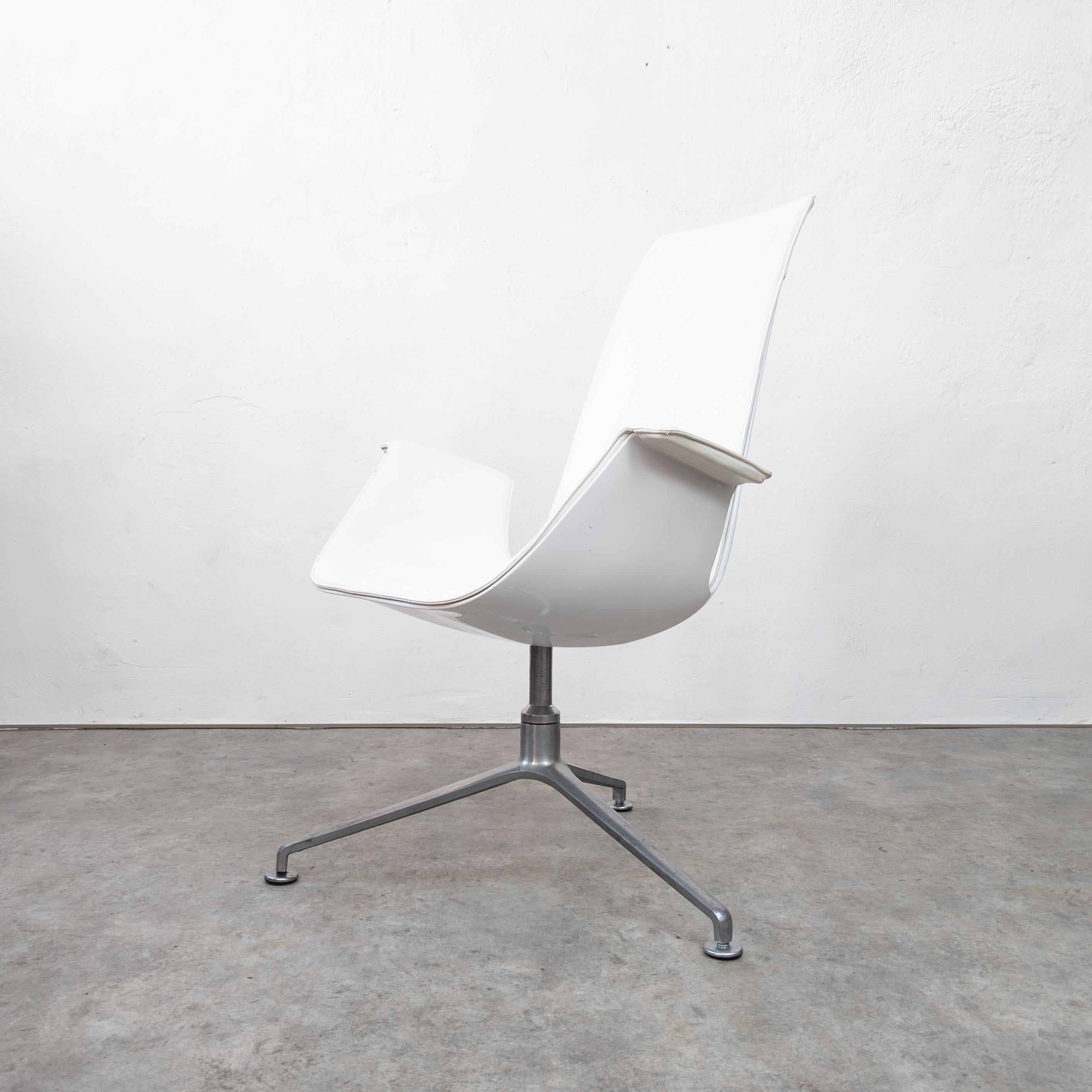 Mid-Century Modern FK6725 Tulip chair by Preben Fabricius & Jørgen Kastholm For Sale