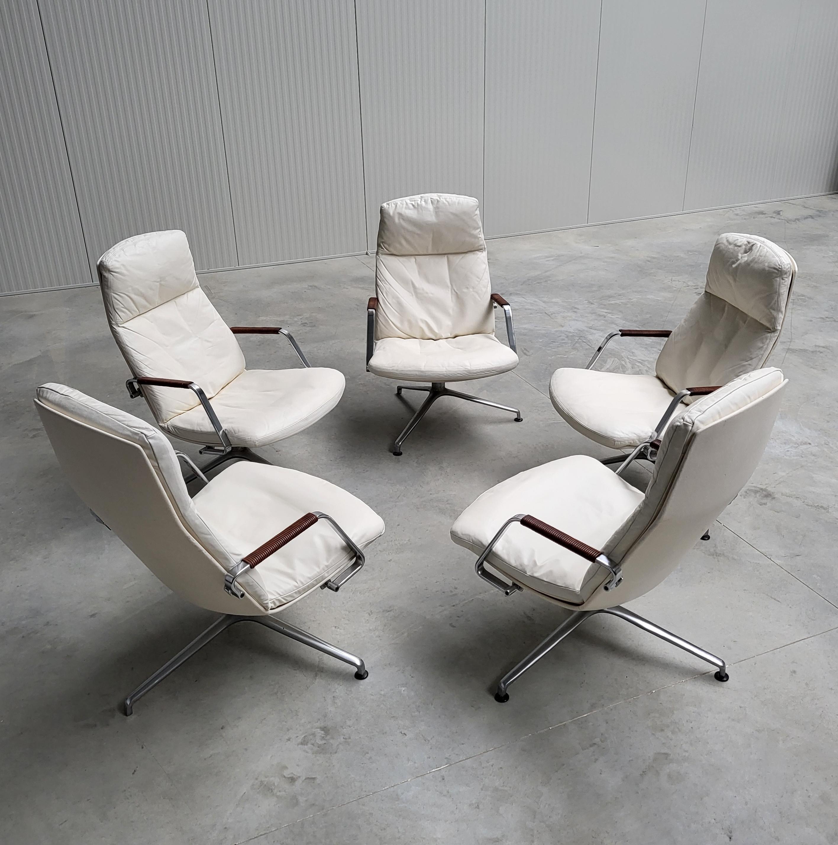 This fine example of the FK86 lounge chair was designed by Jorgen Kastholm & Preben Fabricius in the early 60s and produced by Kill International in the late 1960s. 

This edition is a very early edition from the first production years.

The chair