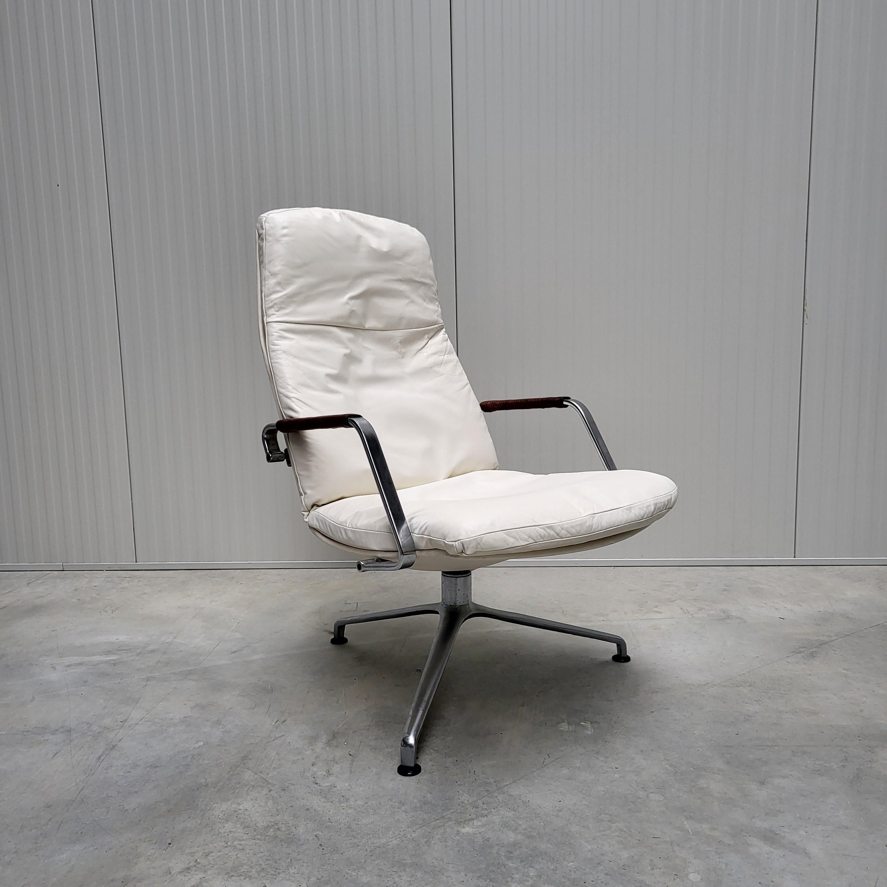 Hand-Crafted FK86 Lounge Chair by Fabricius & Kastholm Kill International 1960s For Sale