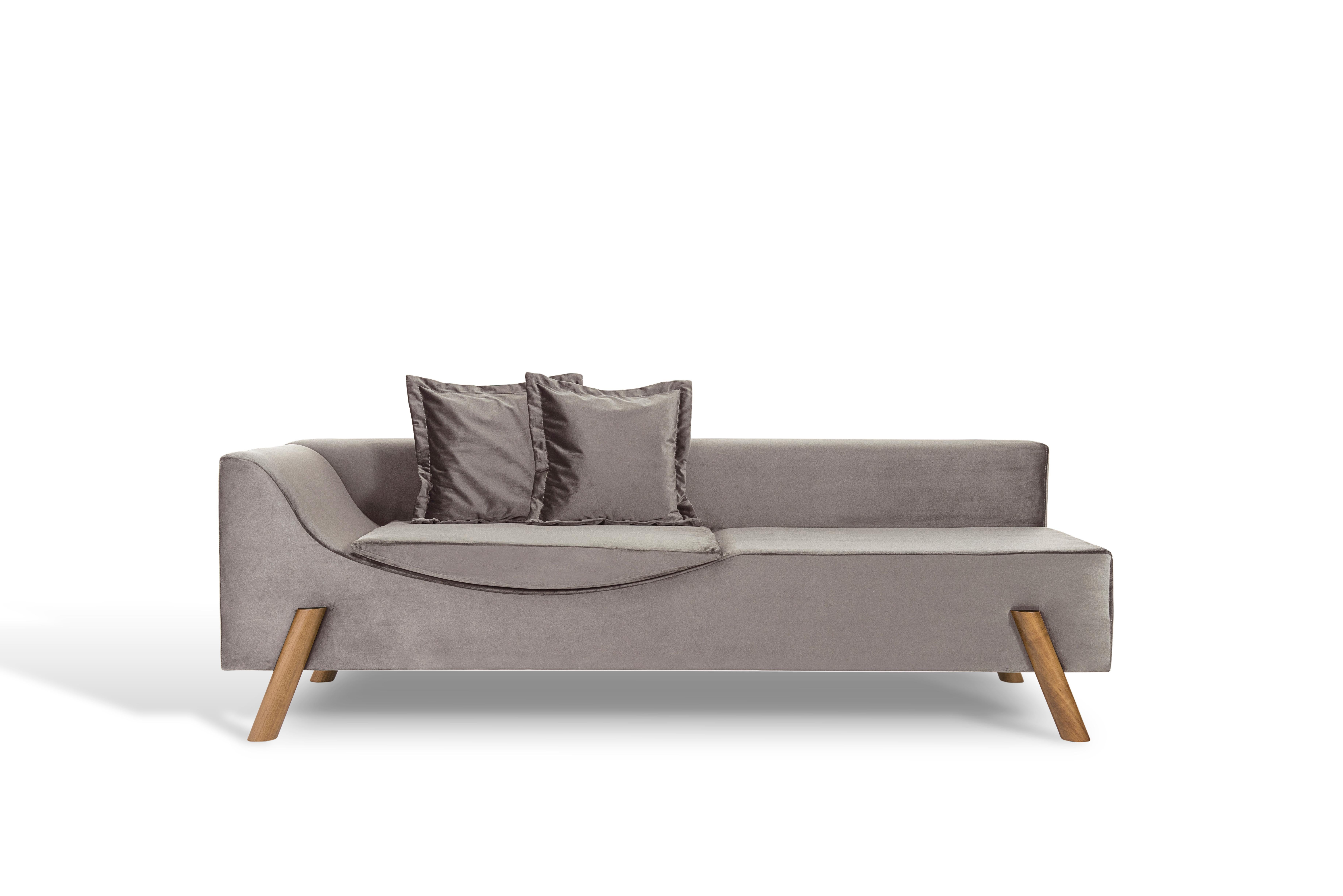 Couch und Chaise Longue „Flag“ aus grauem Samt und Holzfüßen in Kleingröße (Moderne) im Angebot