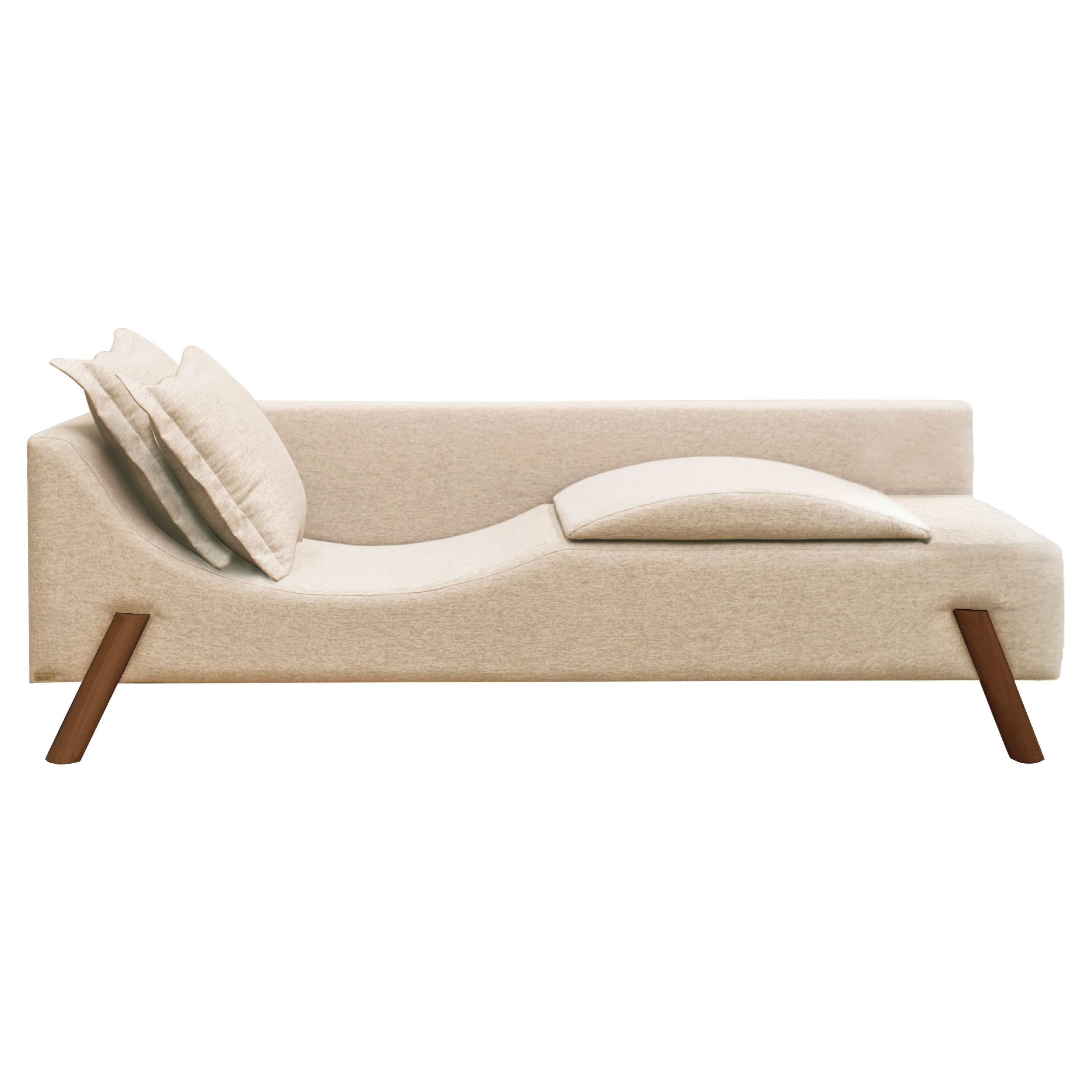 "Flag" Couch and Chaise Longue in Natural Linen and Wood Feet For Sale