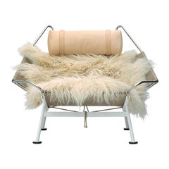 Flag Cream Halyard Lounge Chair:: von Hans J. Wegner bei PP Mobler