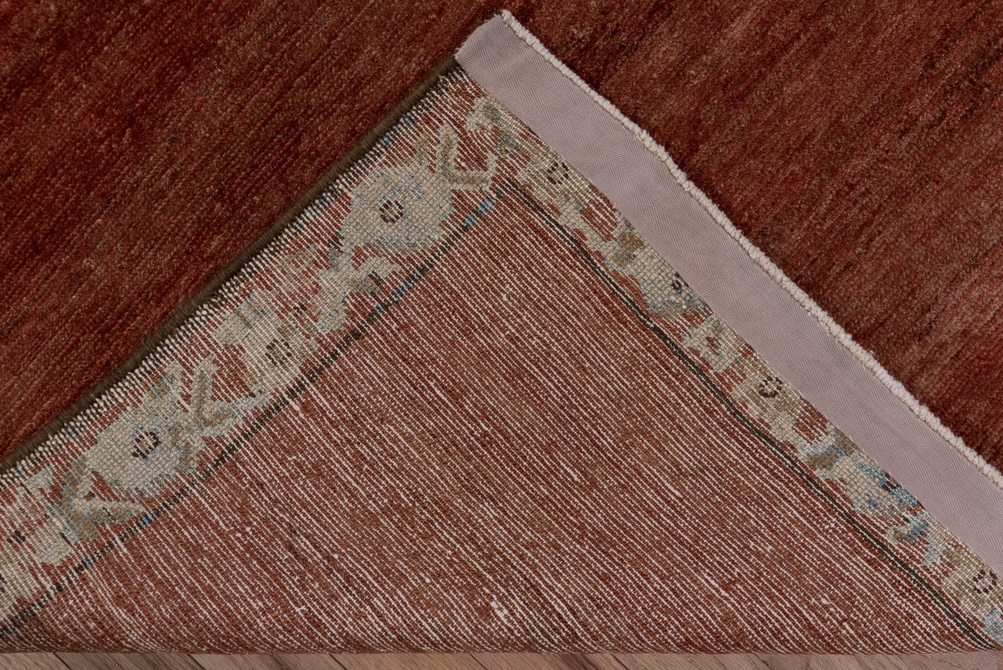 Flag Red Baktiary Antique Rug In Excellent Condition For Sale In New York, NY
