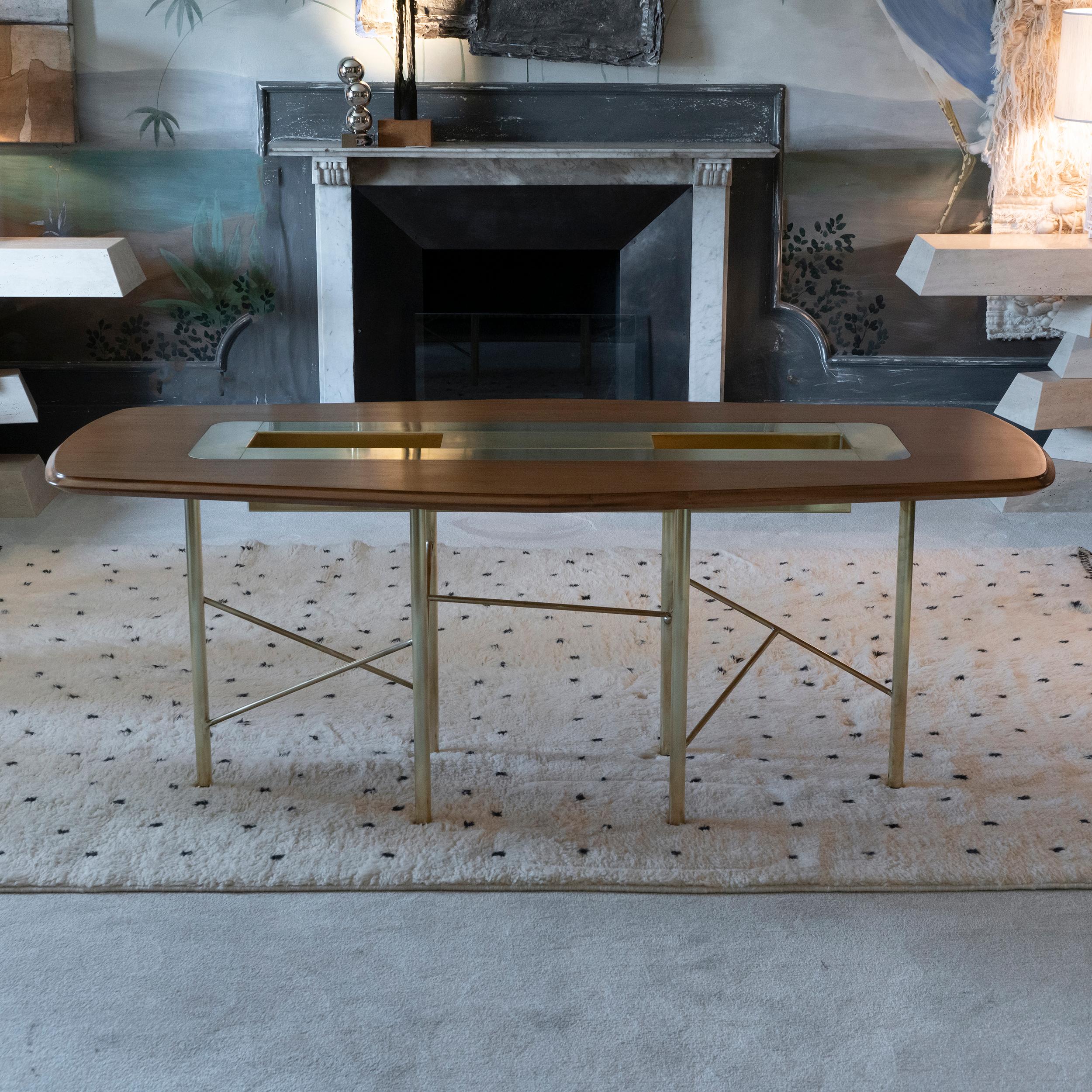 Flair Edition one of a kind table realized with a 1950's vintage top with new central brass container insert with a single sliding element and new brass base, Italy 2022.