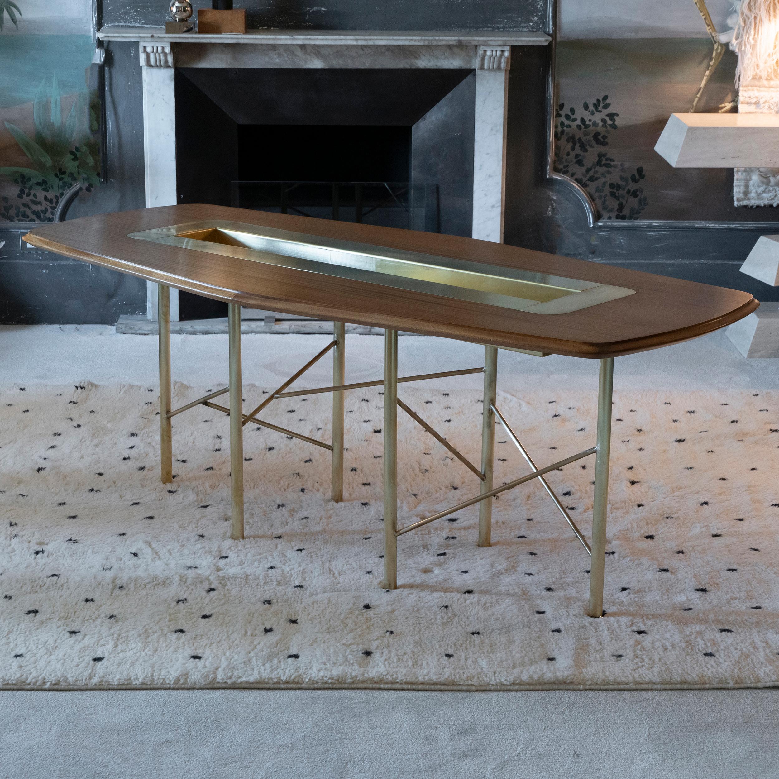 Flair Edition Center Table 1950's Wood Top and Natural Brass Structure For Sale 2