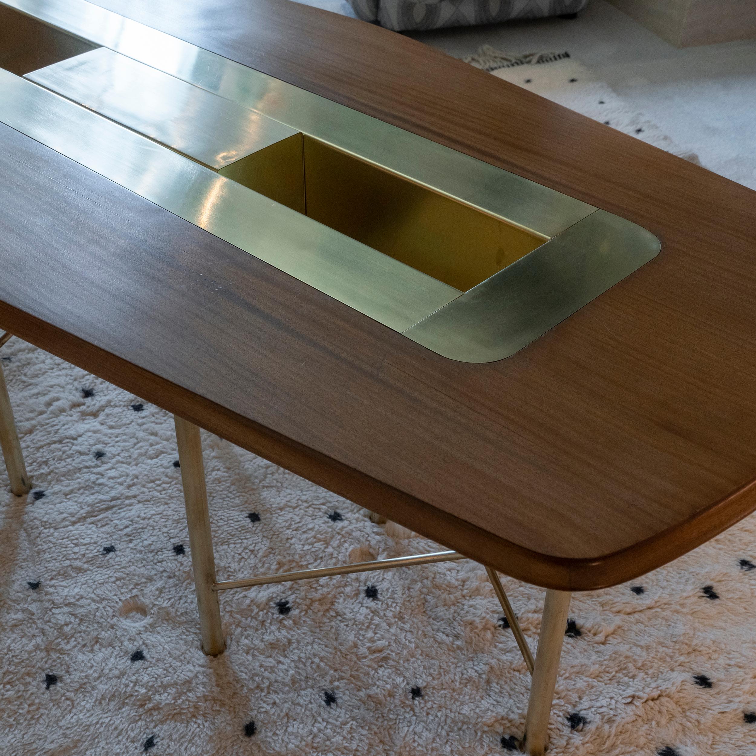 Flair Edition Center Table 1950's Wood Top and Natural Brass Structure For Sale 5