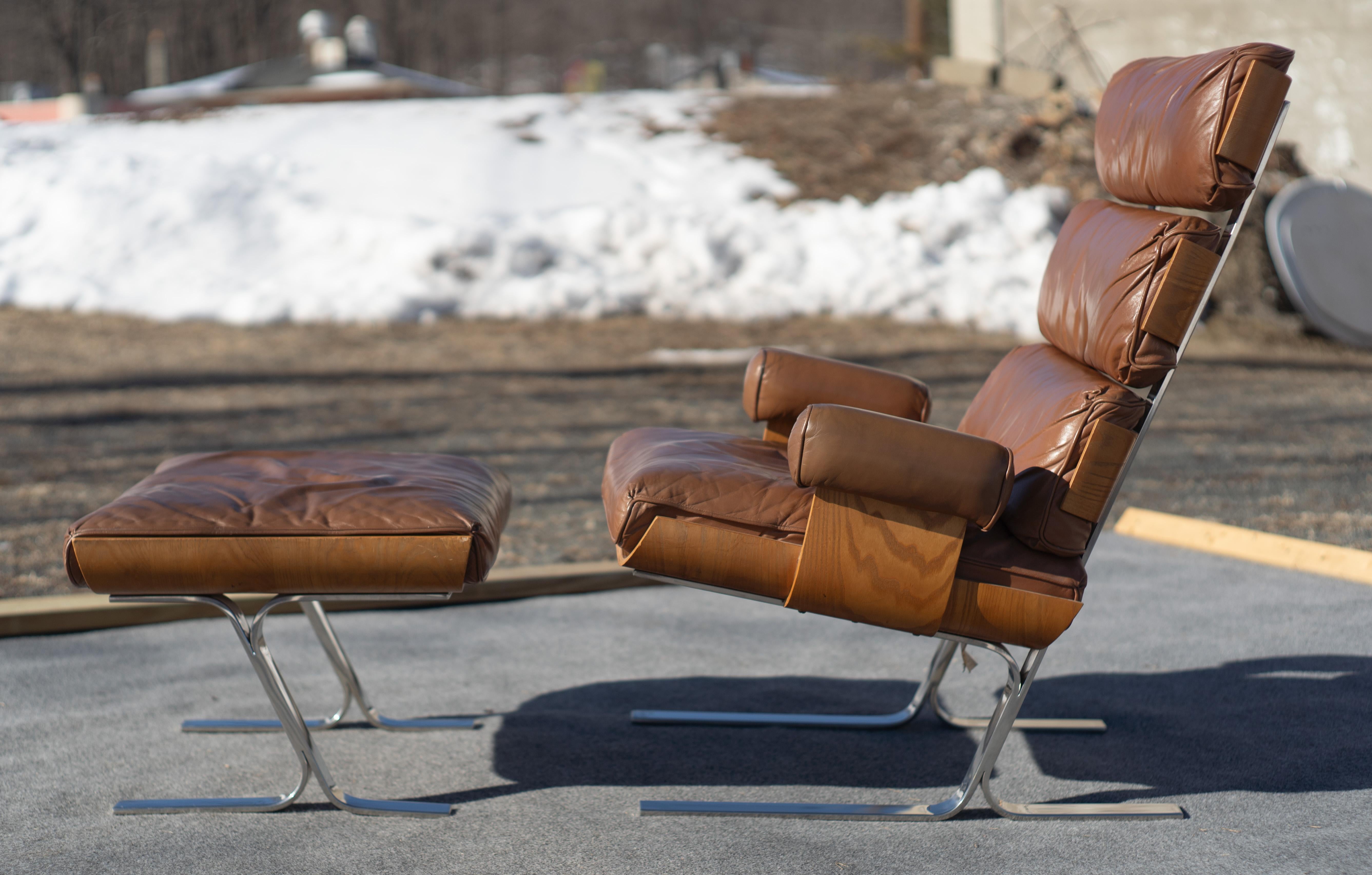 American Flair for Bernhardt Lounge Chair & Ottoman in Chrome/Leather/Oak after Eames For Sale