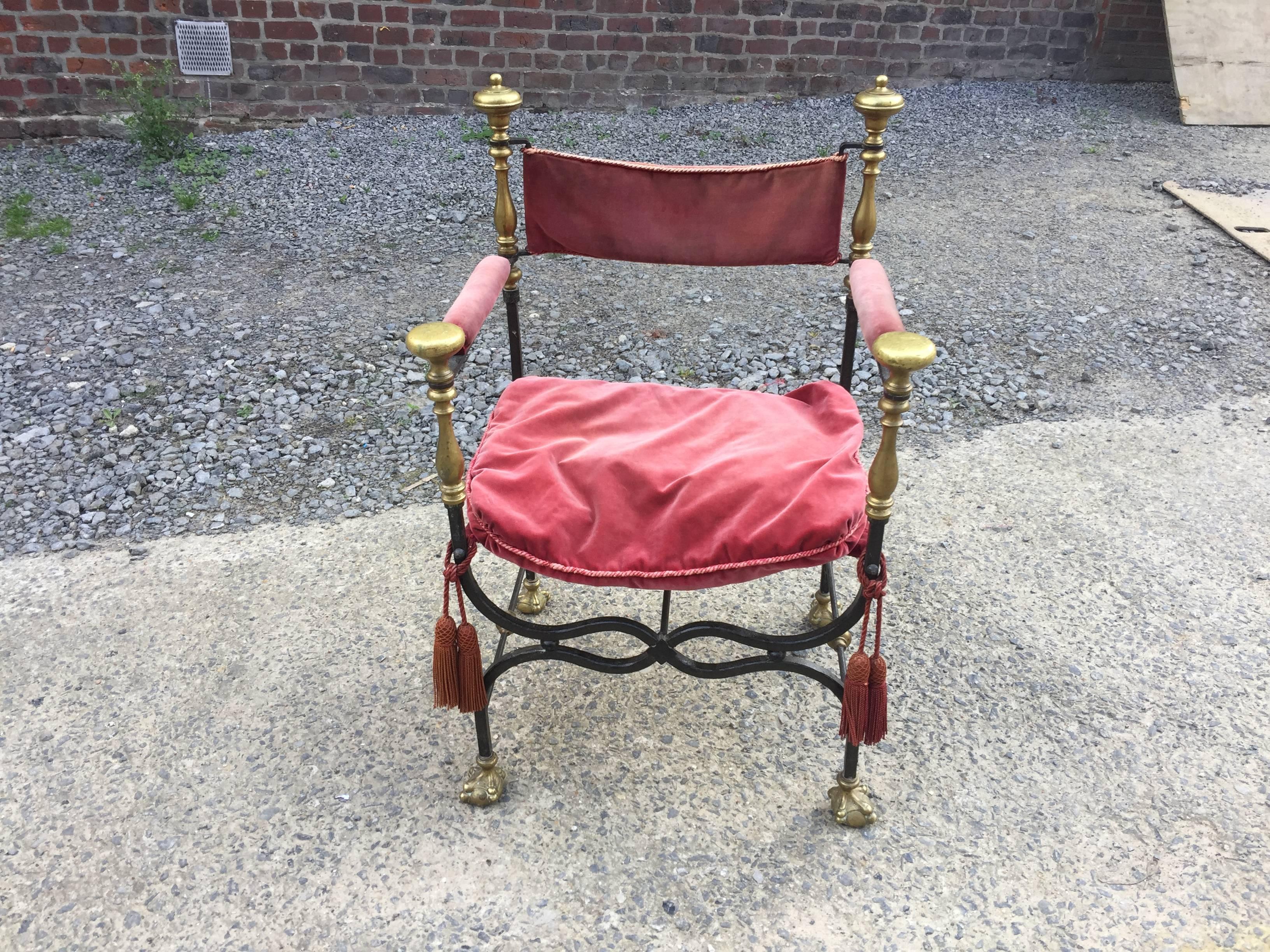 Early 20th Century Flamand Style Curule Armchair in Brass and Velvet, circa 1900