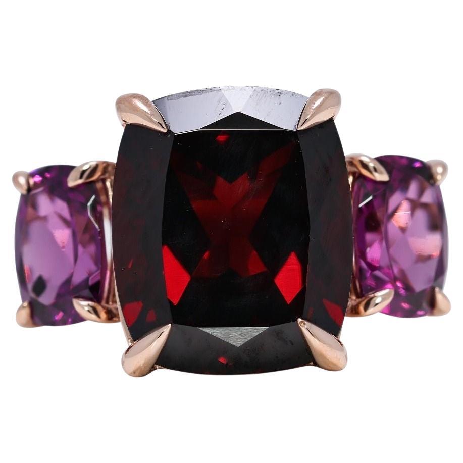 Flamboyant 7.6ct Garnet and Amethyst Ring in 18K Rose Gold