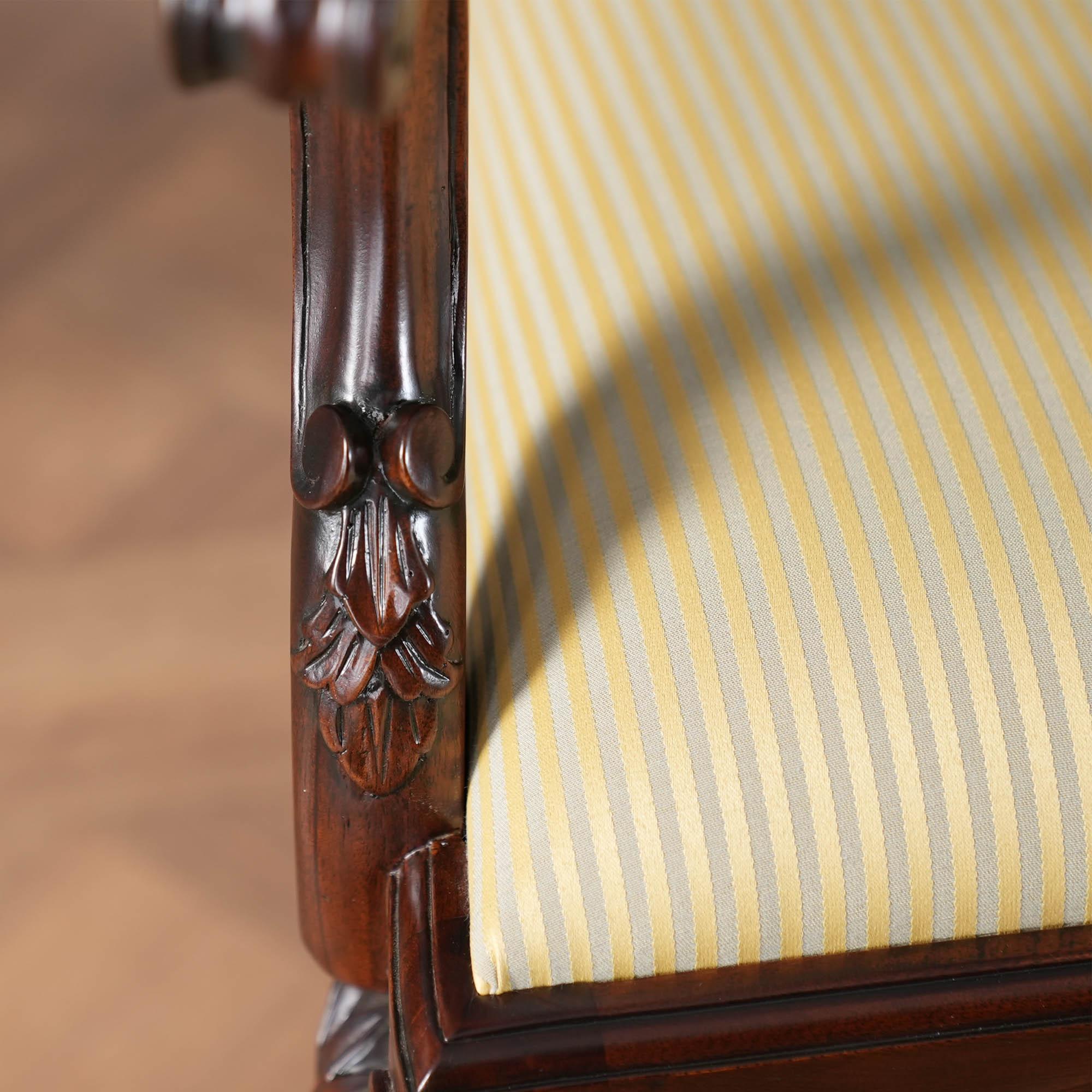 Sedie Chippendale con schienale a fiamma, set da 10 in vendita 3