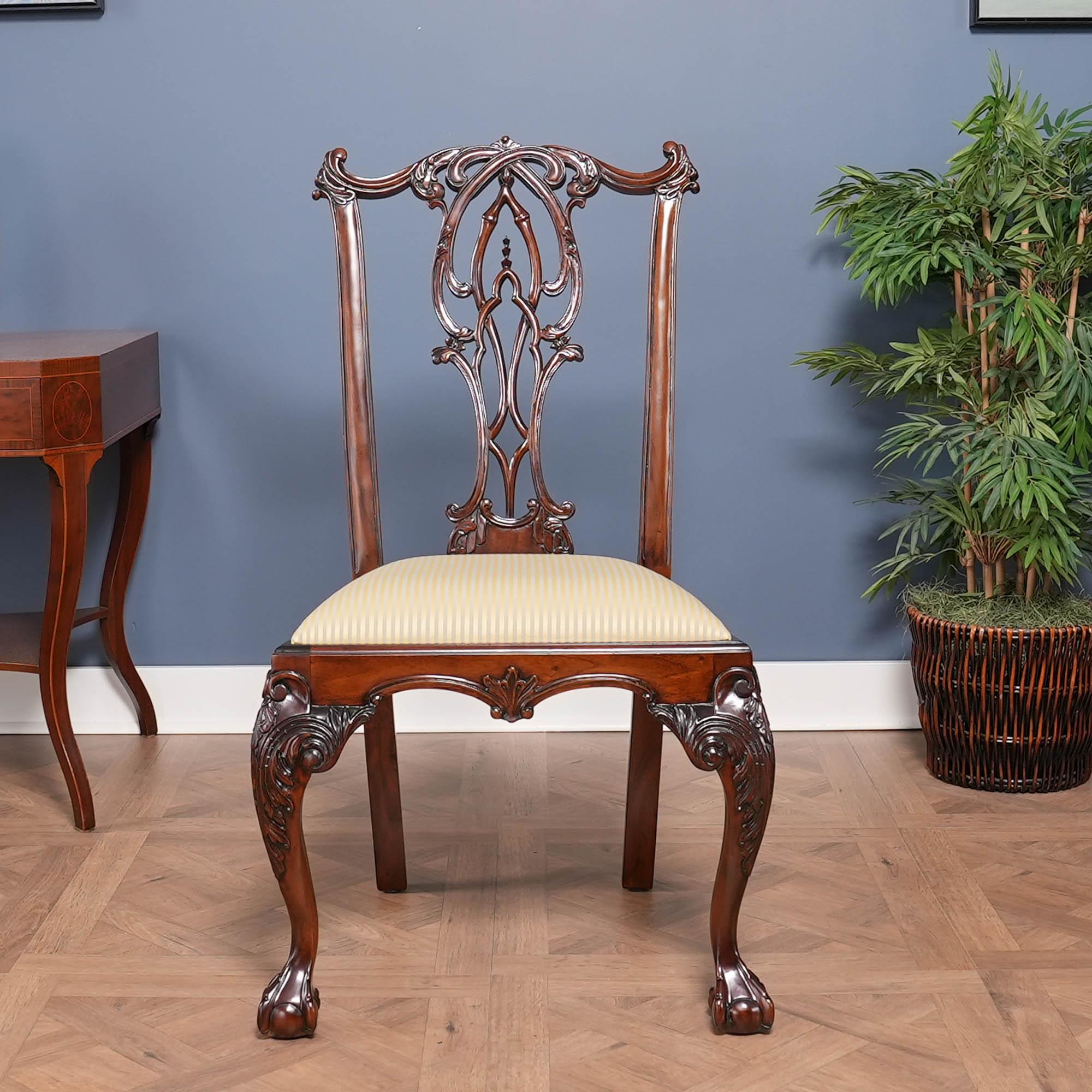 Sedie Chippendale con schienale a fiamma, set da 10 in vendita 10
